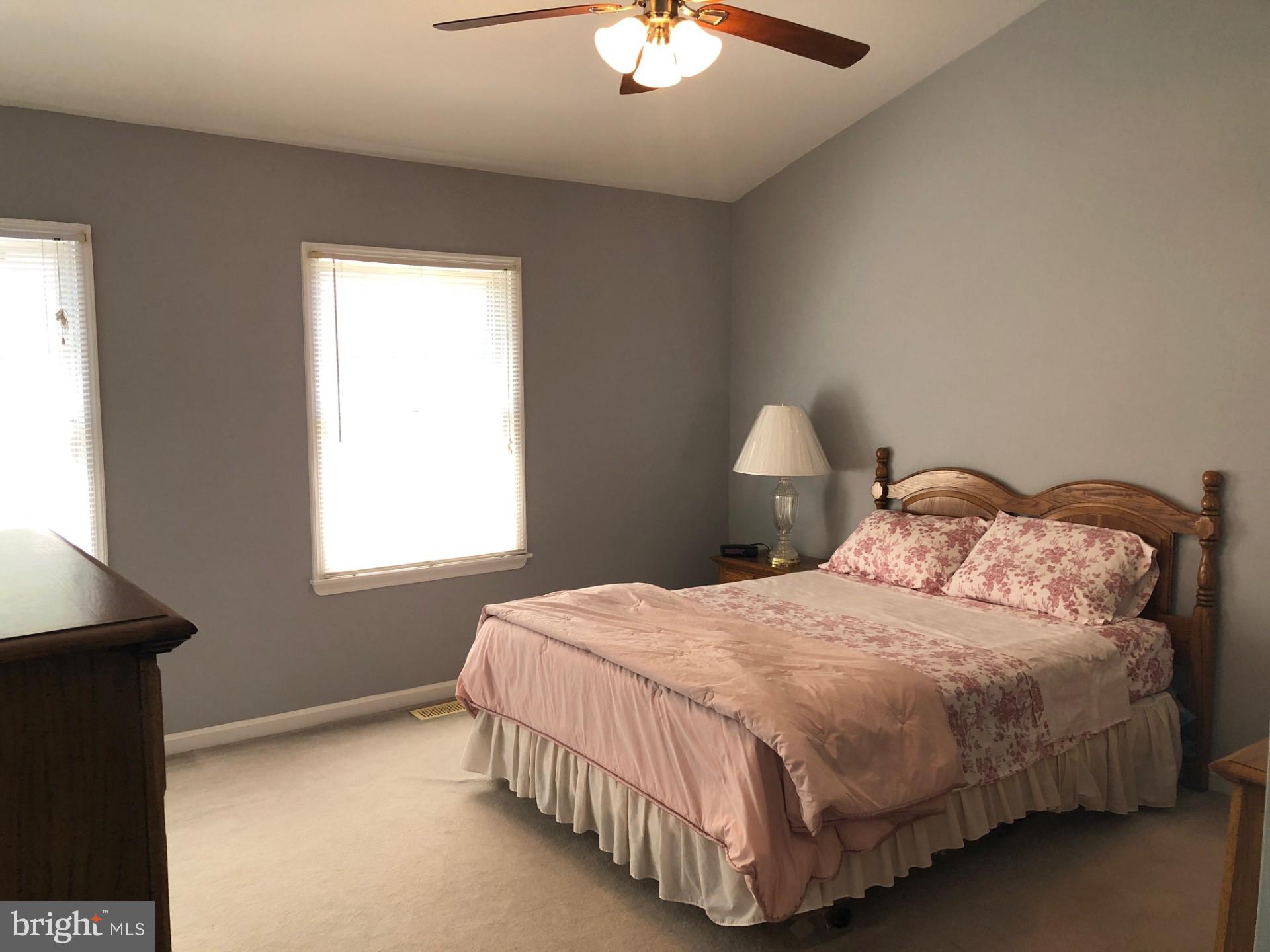 SOUTH HAMPTON - Residential