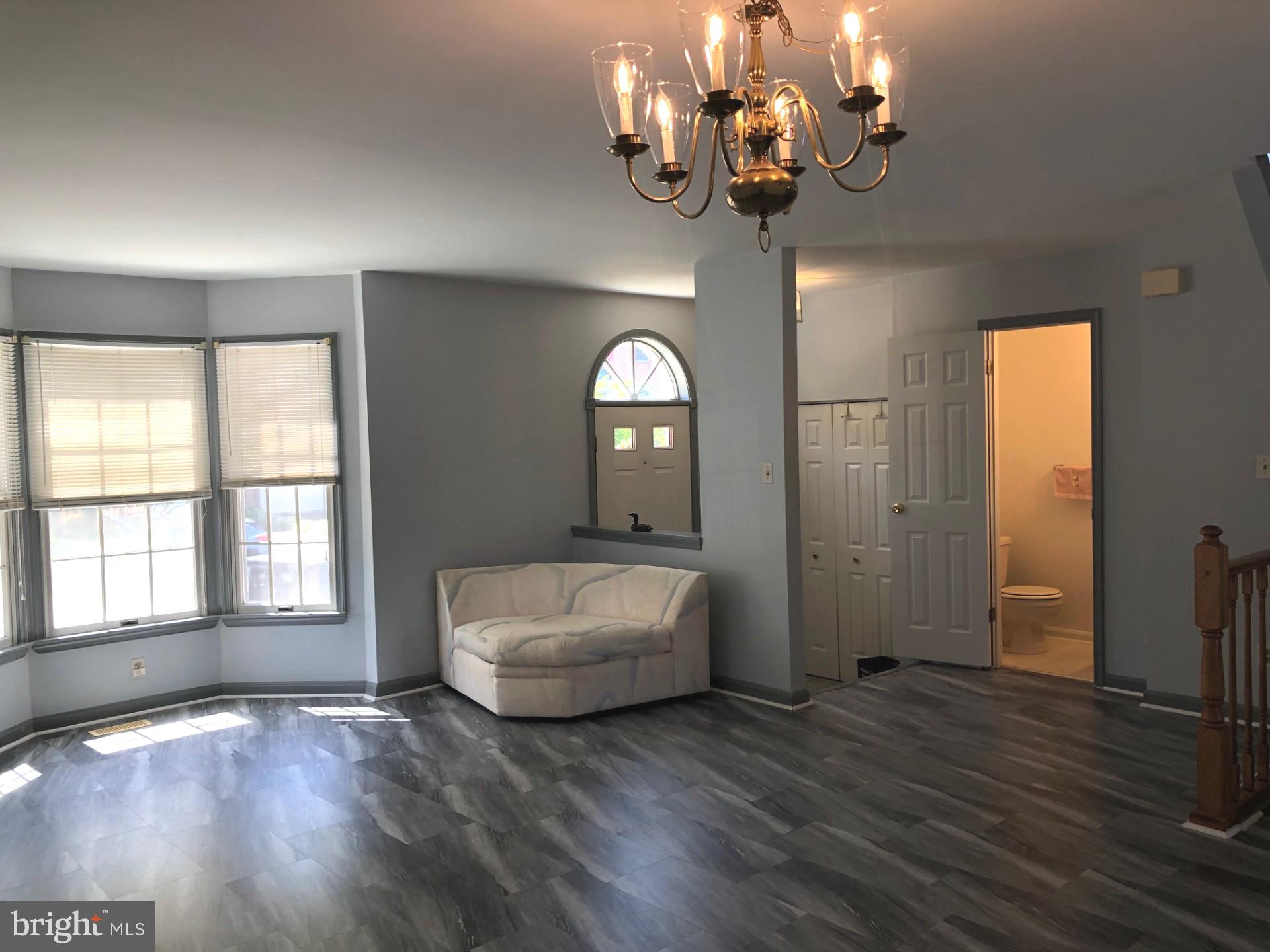 SOUTH HAMPTON - Residential