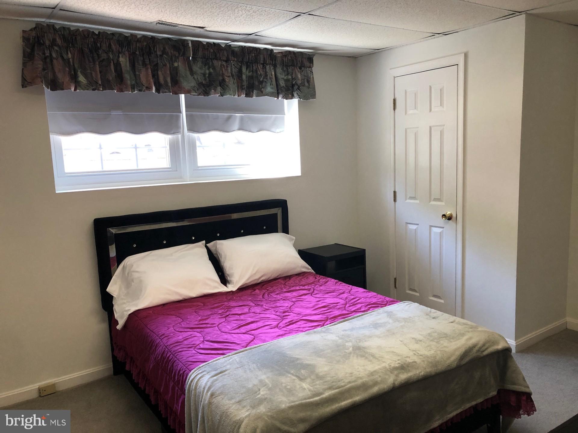 SOUTH HAMPTON - Residential