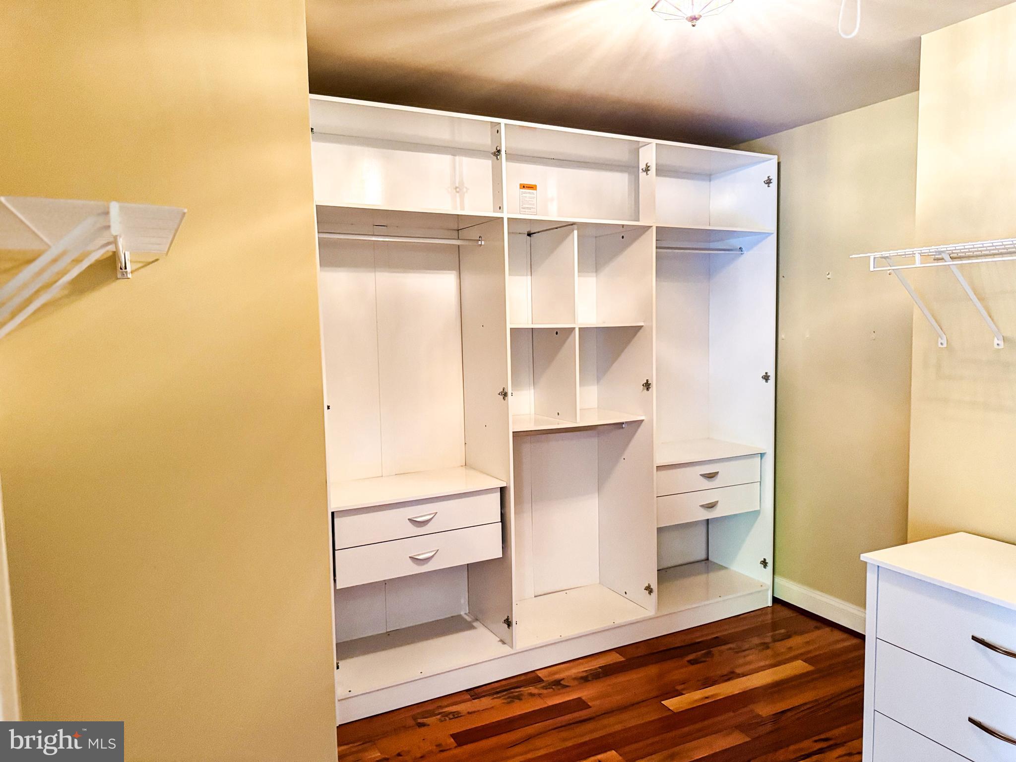 FAIRFAX PARK - Residential Lease