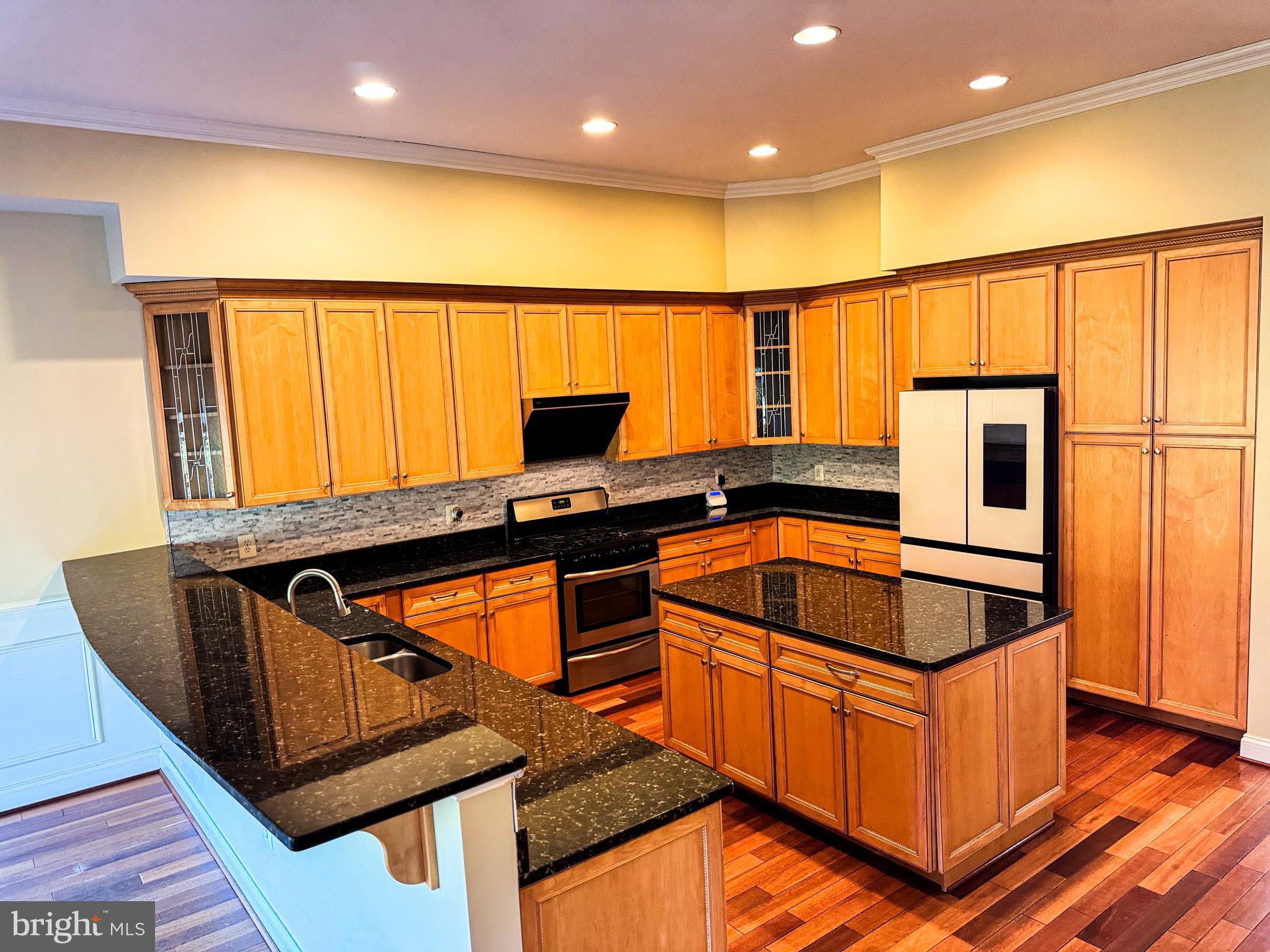 FAIRFAX PARK - Residential Lease