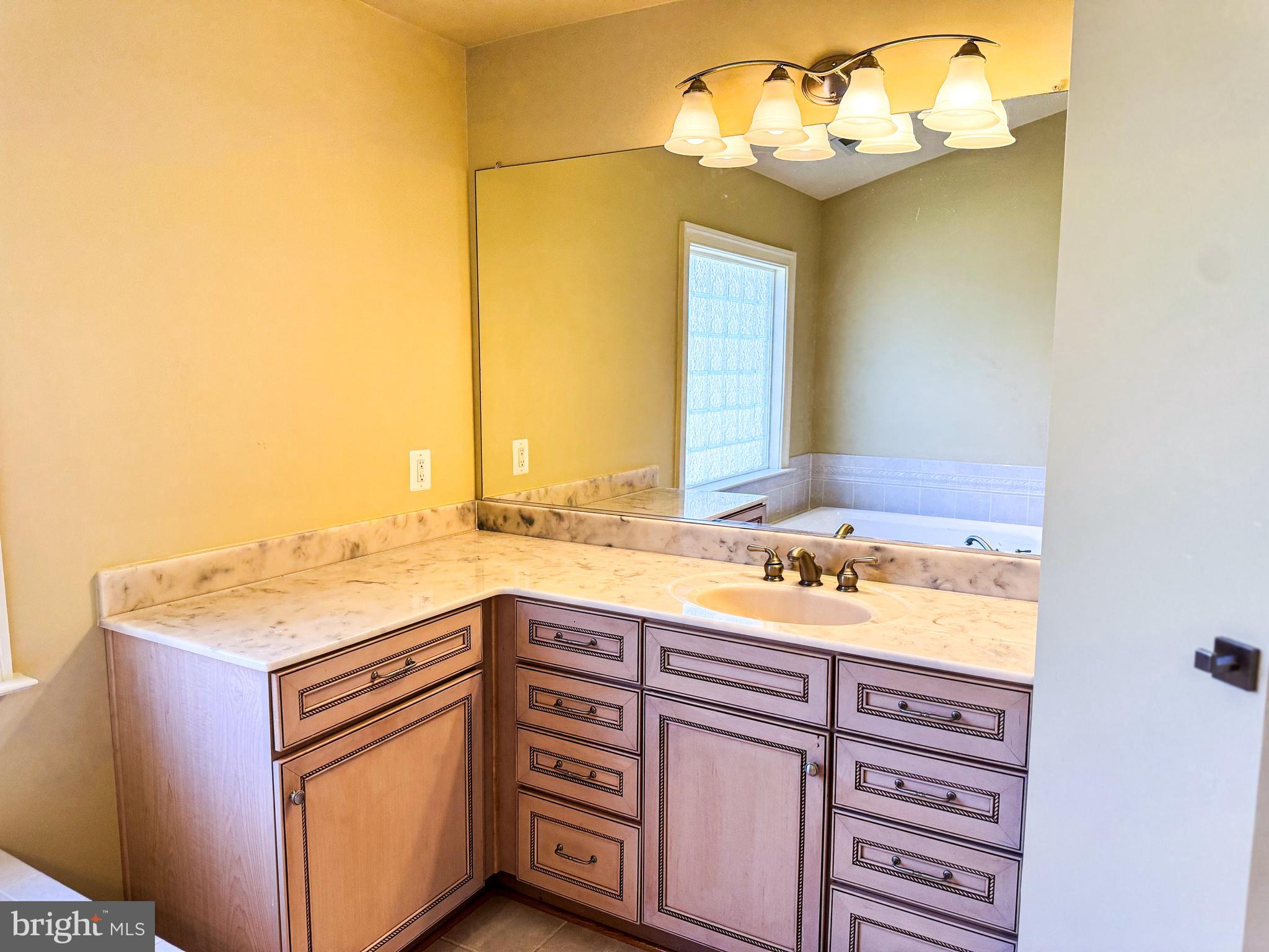 FAIRFAX PARK - Residential Lease