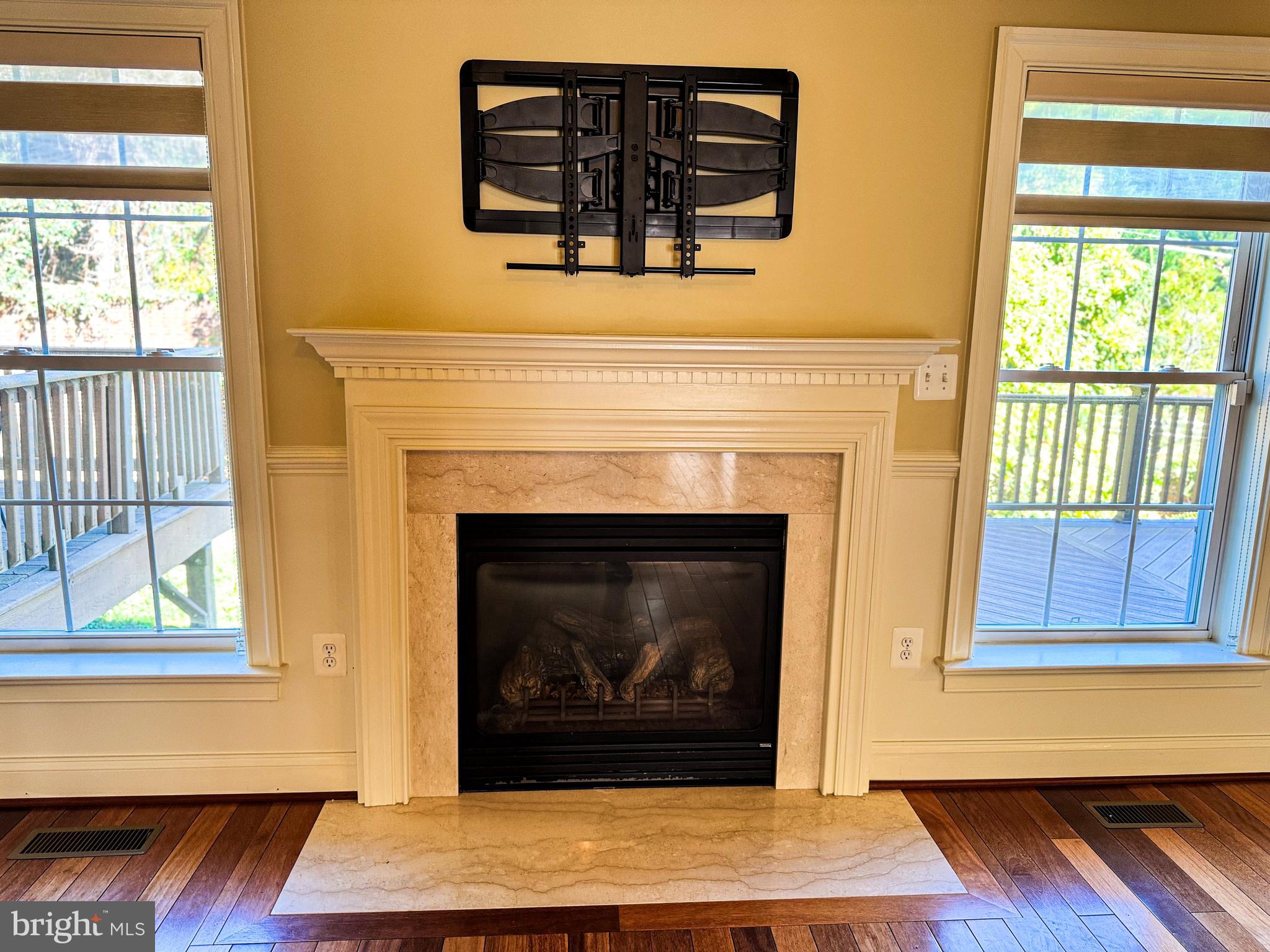 FAIRFAX PARK - Residential Lease