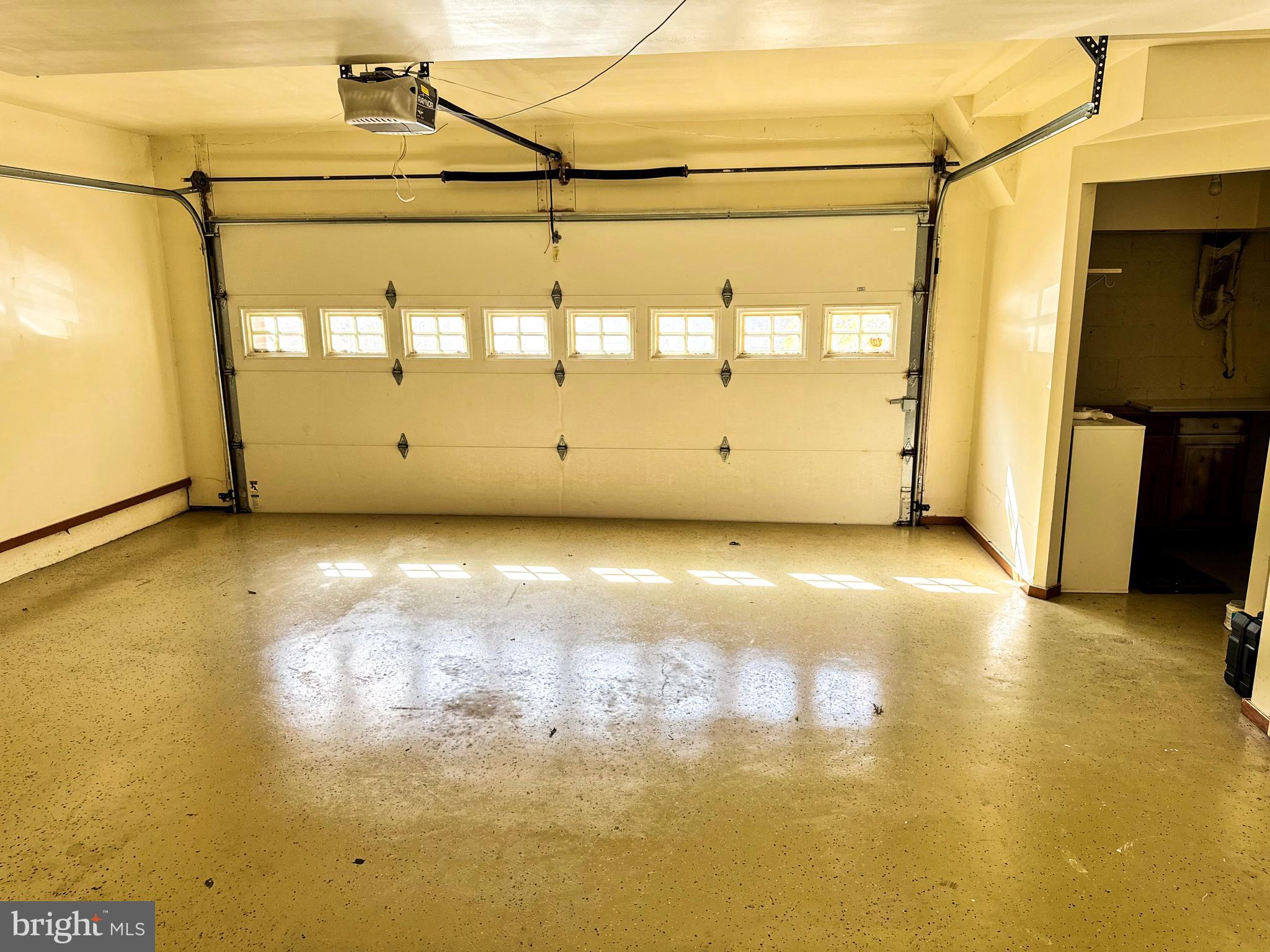 FAIRFAX PARK - Residential Lease