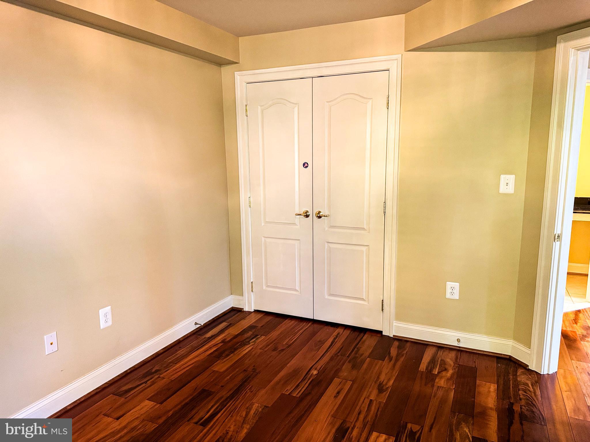 FAIRFAX PARK - Residential Lease