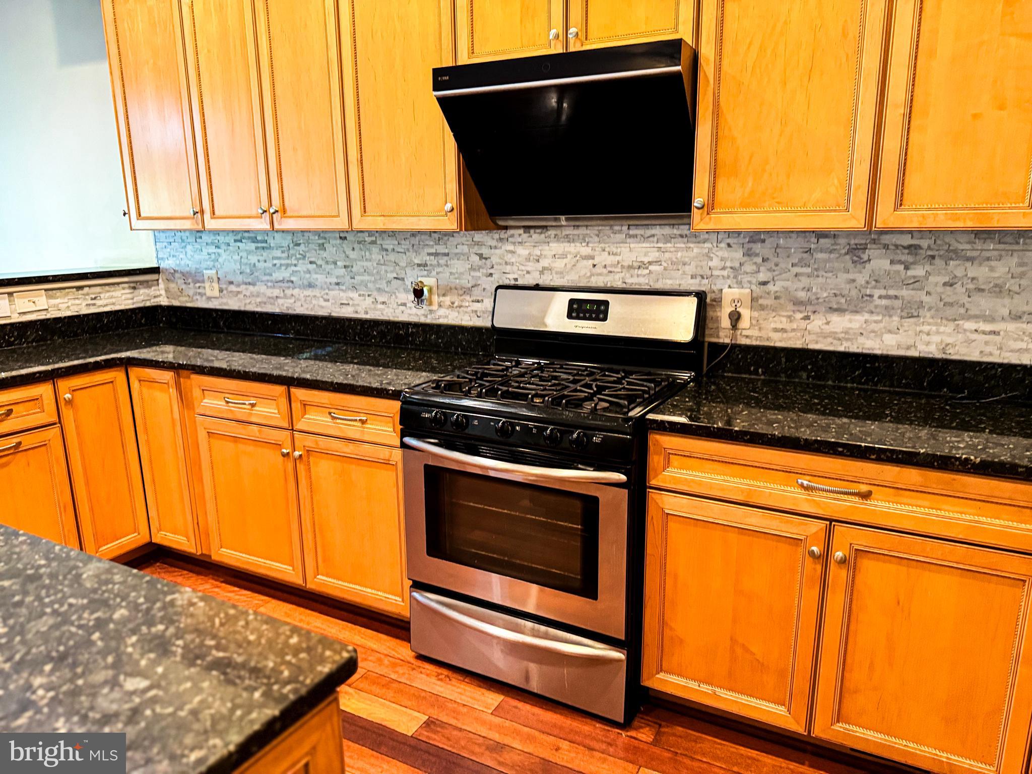 FAIRFAX PARK - Residential Lease