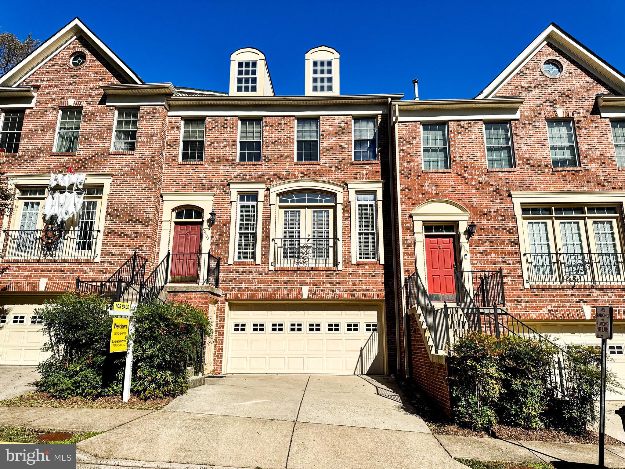 FAIRFAX PARK - Residential Lease