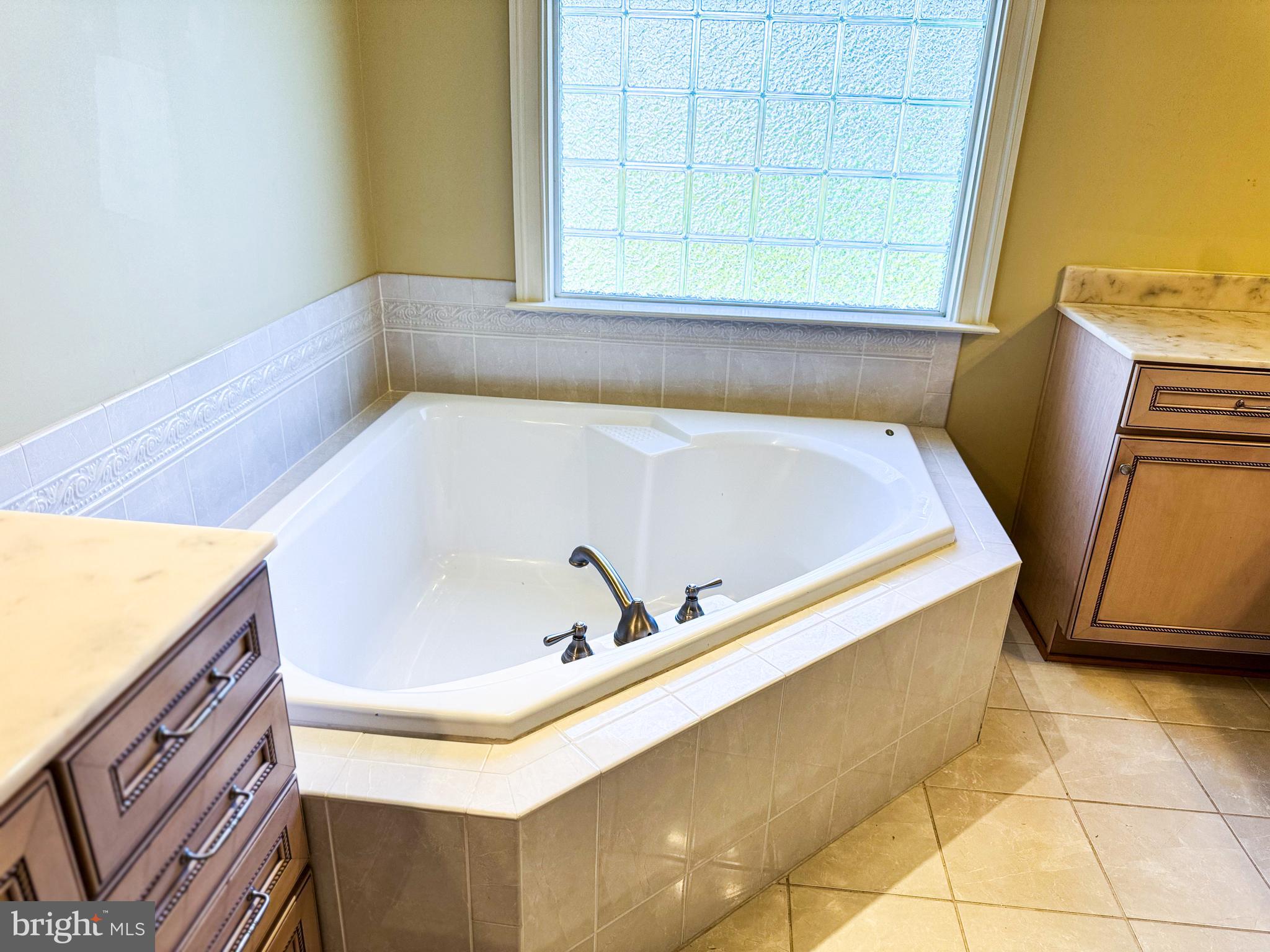 FAIRFAX PARK - Residential Lease