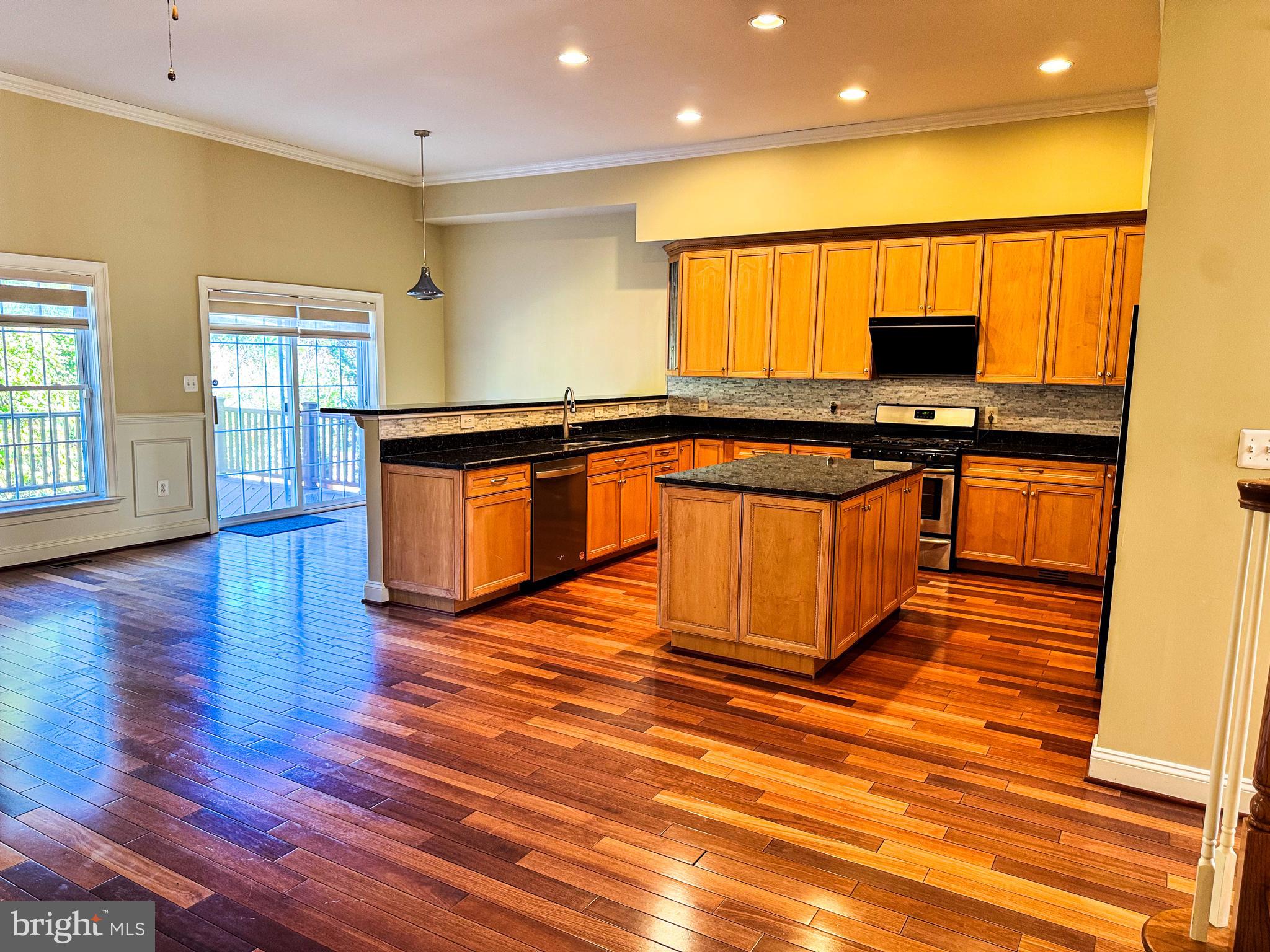 FAIRFAX PARK - Residential Lease