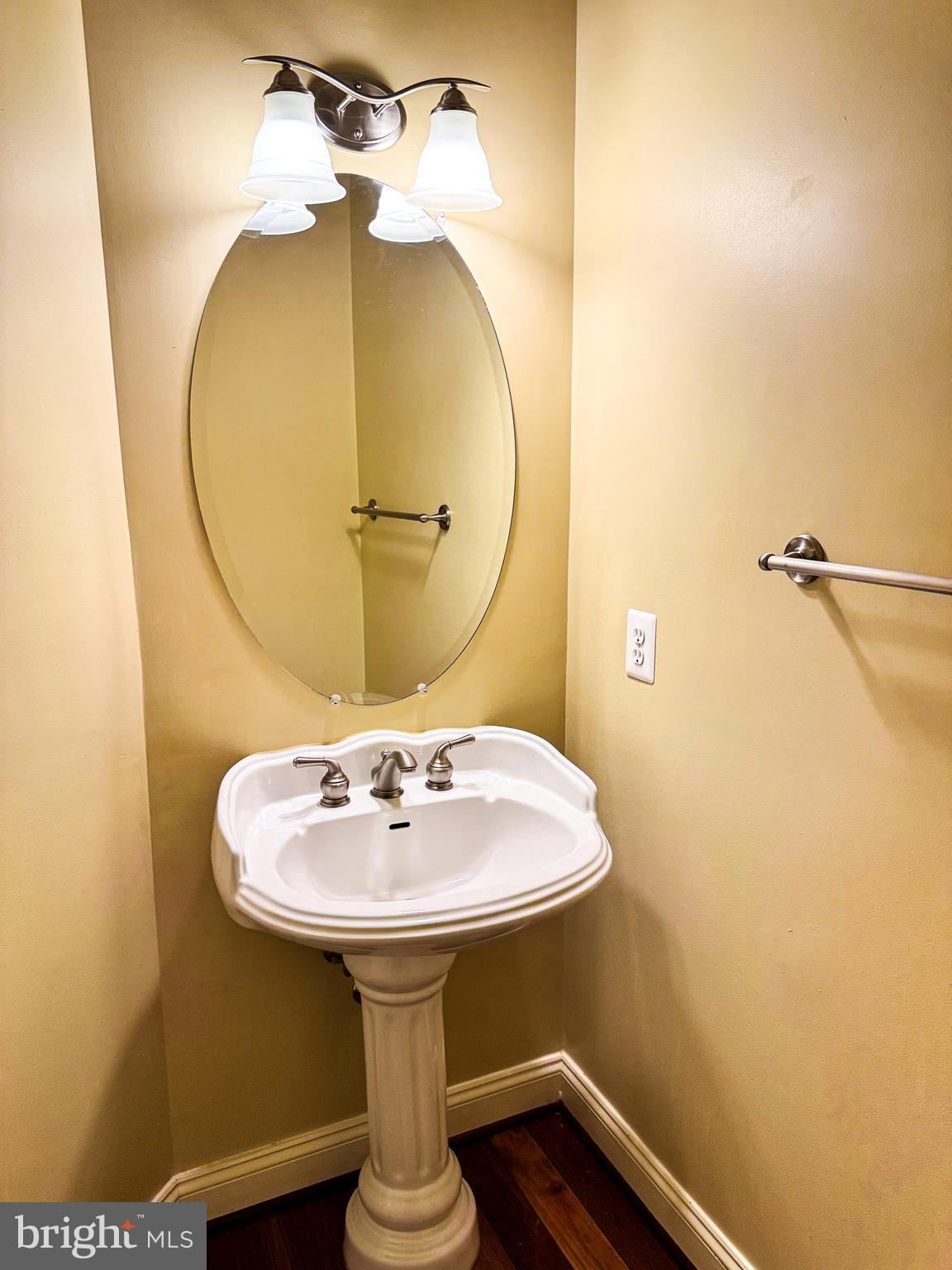 FAIRFAX PARK - Residential Lease