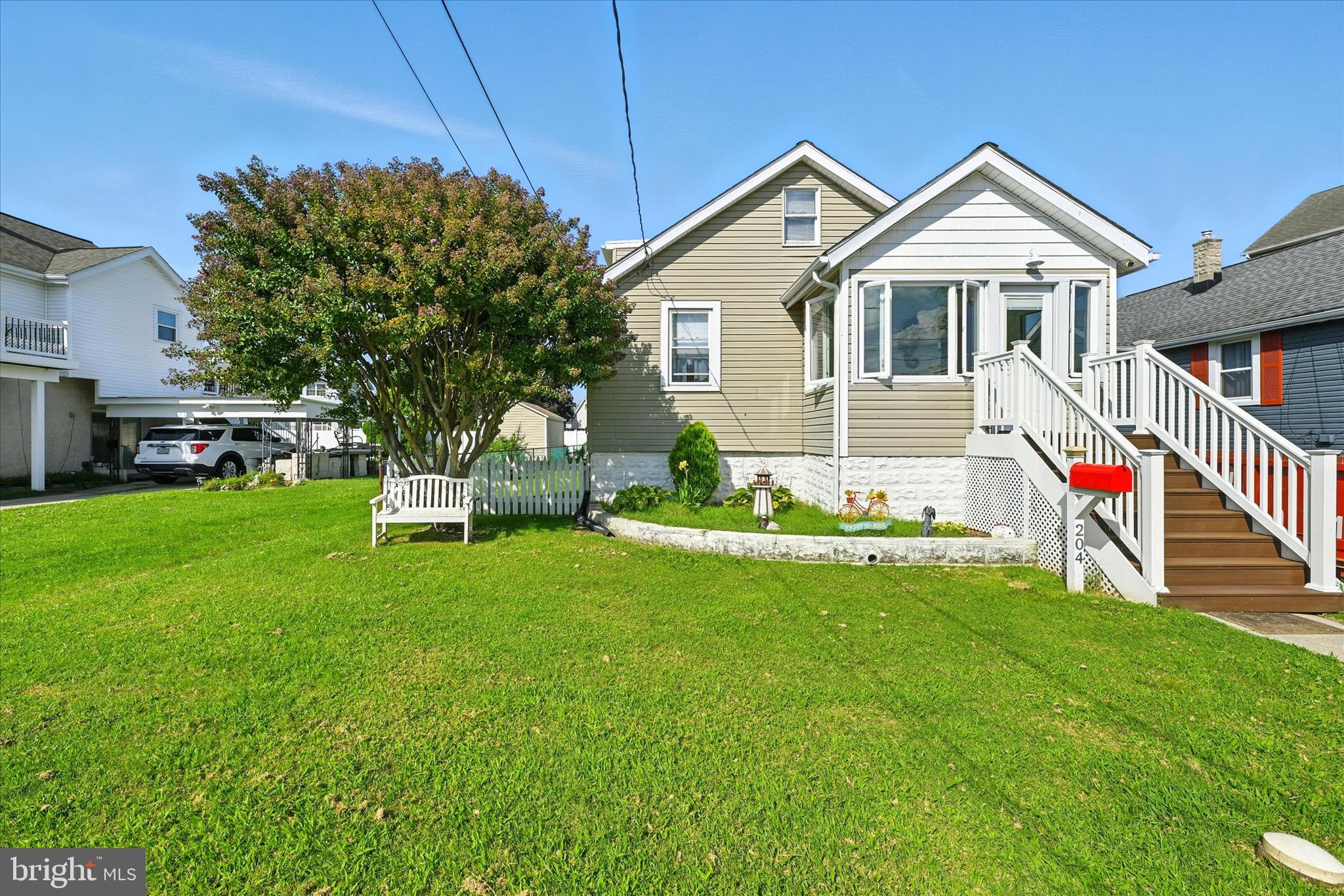 204 BAYSIDE DRIVE