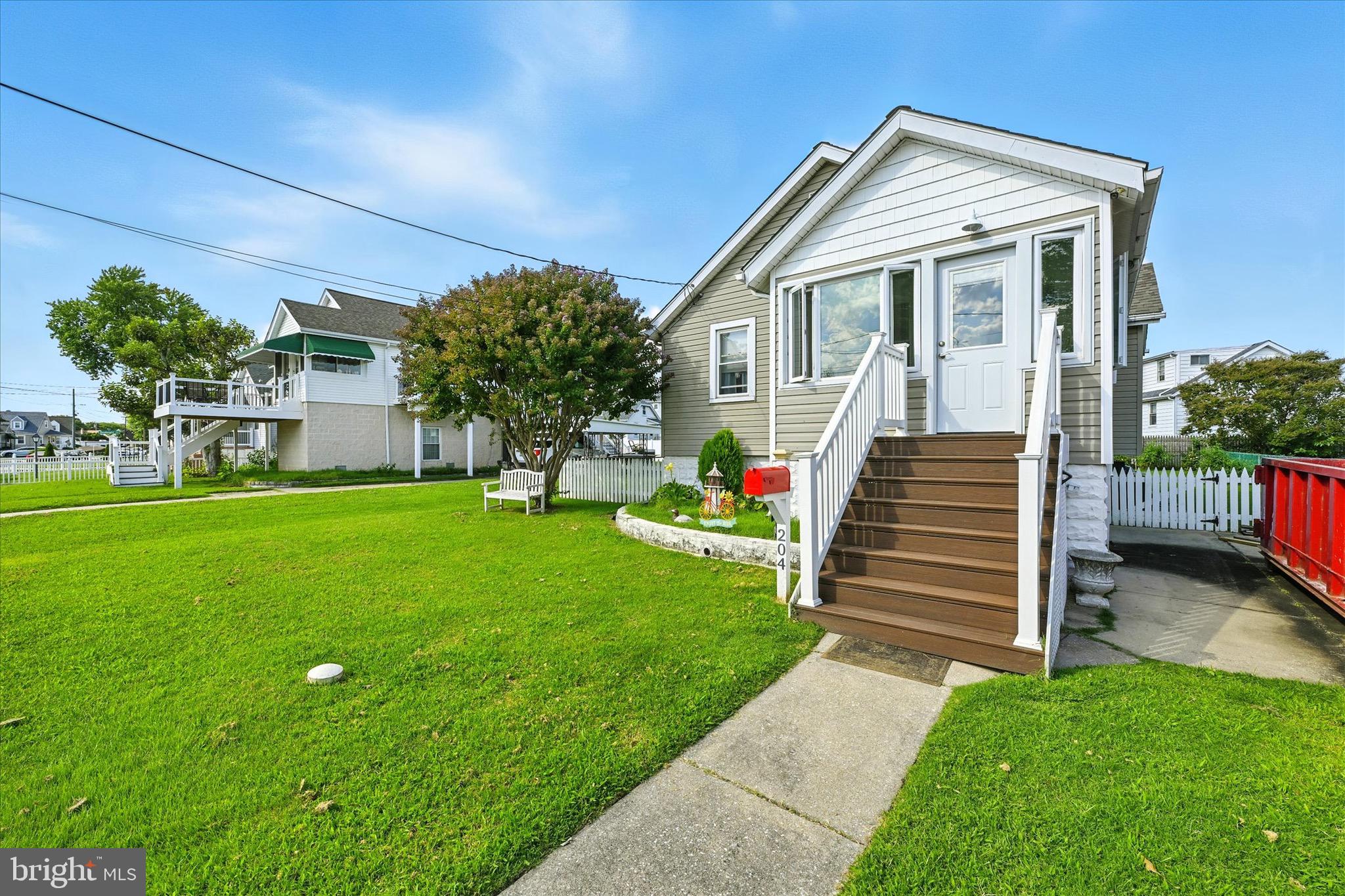 204 BAYSIDE DRIVE