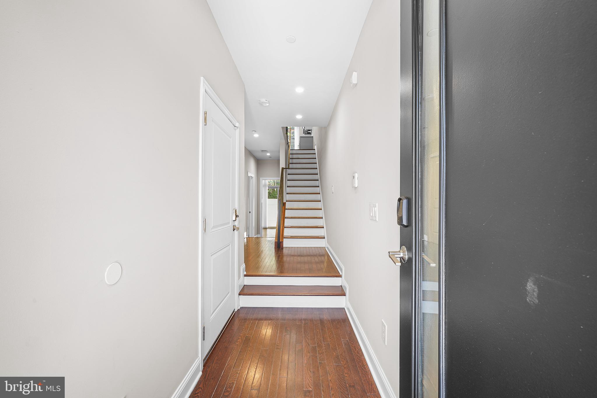 POINT BREEZE - Residential