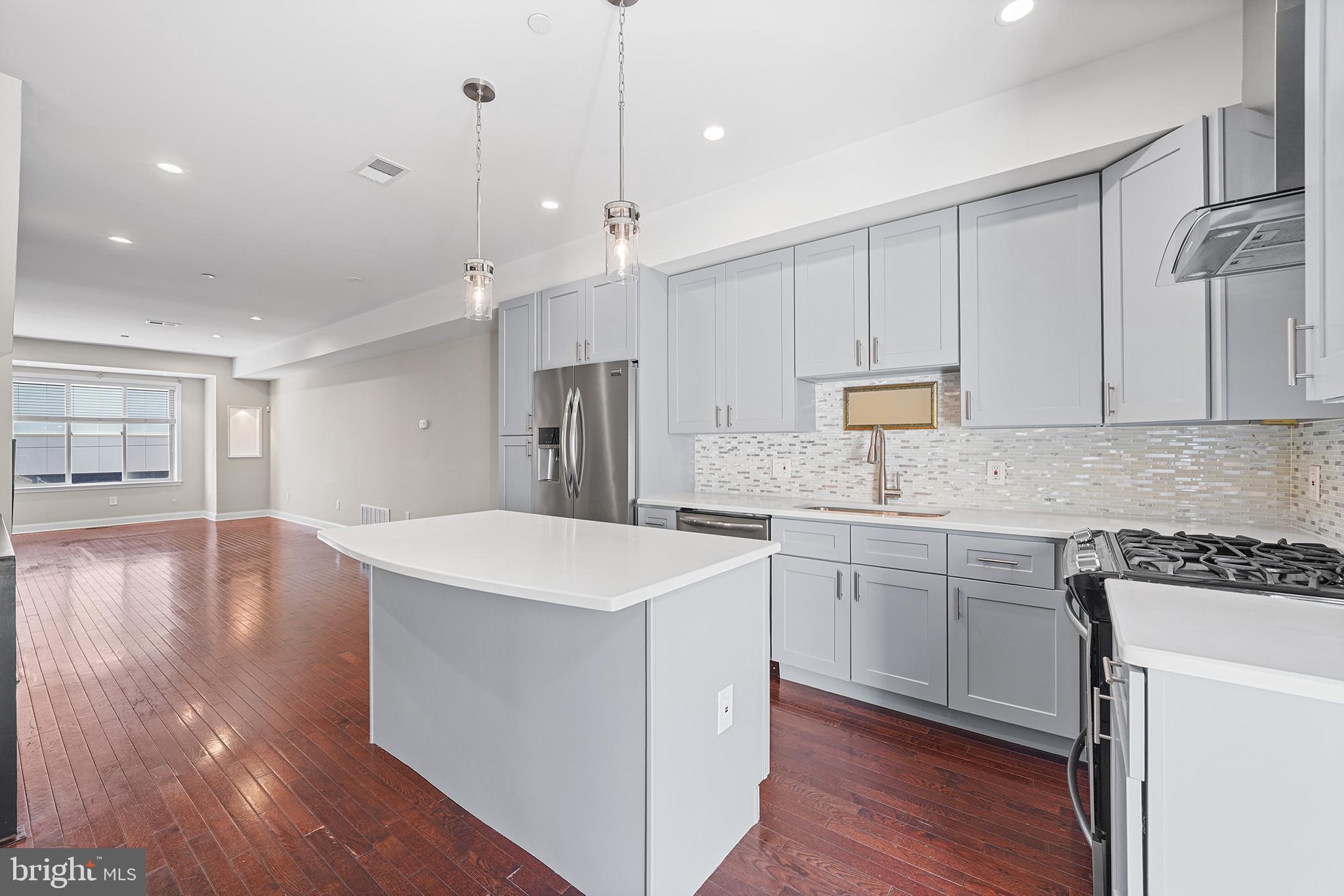 POINT BREEZE - Residential