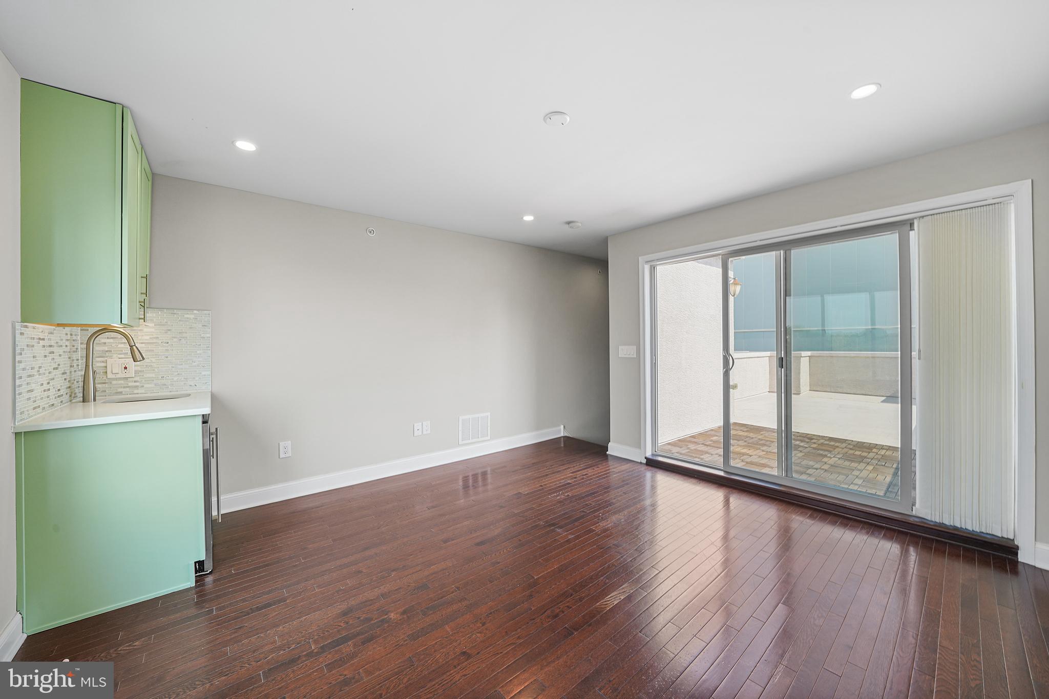 POINT BREEZE - Residential