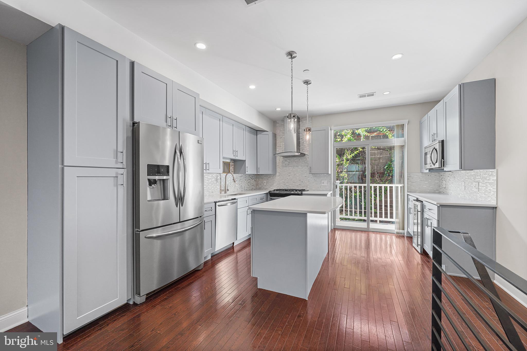 POINT BREEZE - Residential