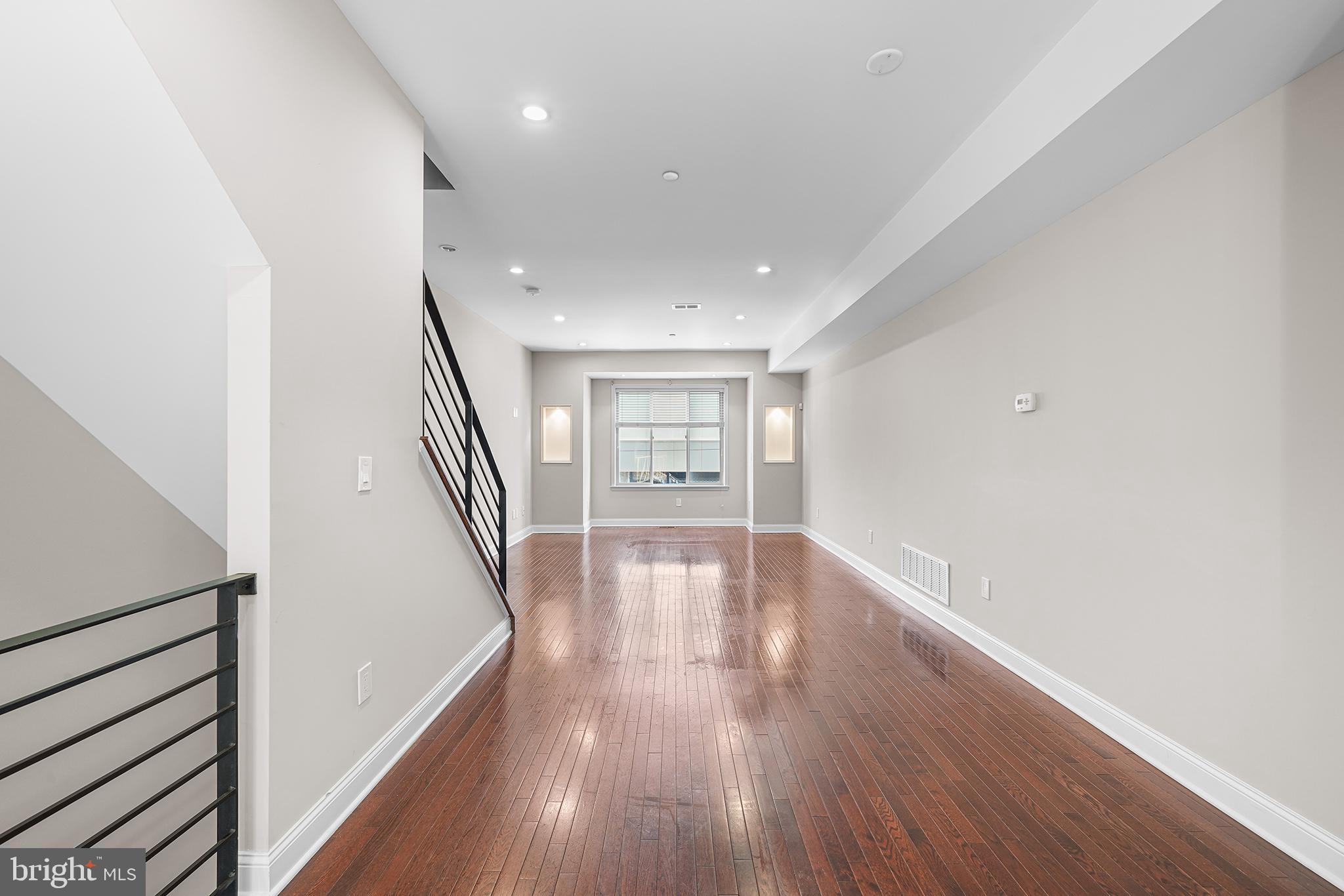 POINT BREEZE - Residential