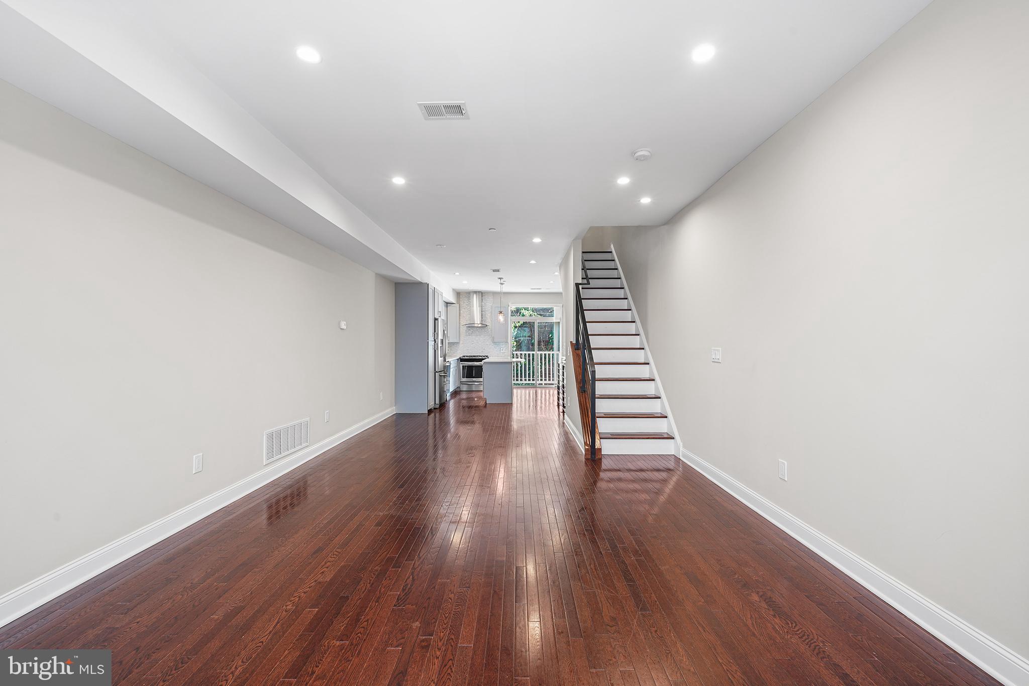 POINT BREEZE - Residential