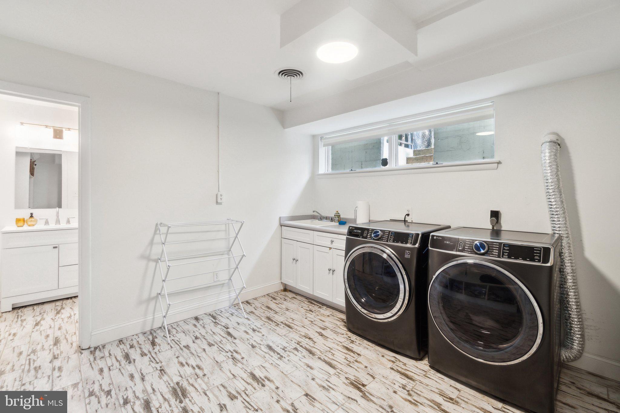 GOLF CLUB MANOR - Residential