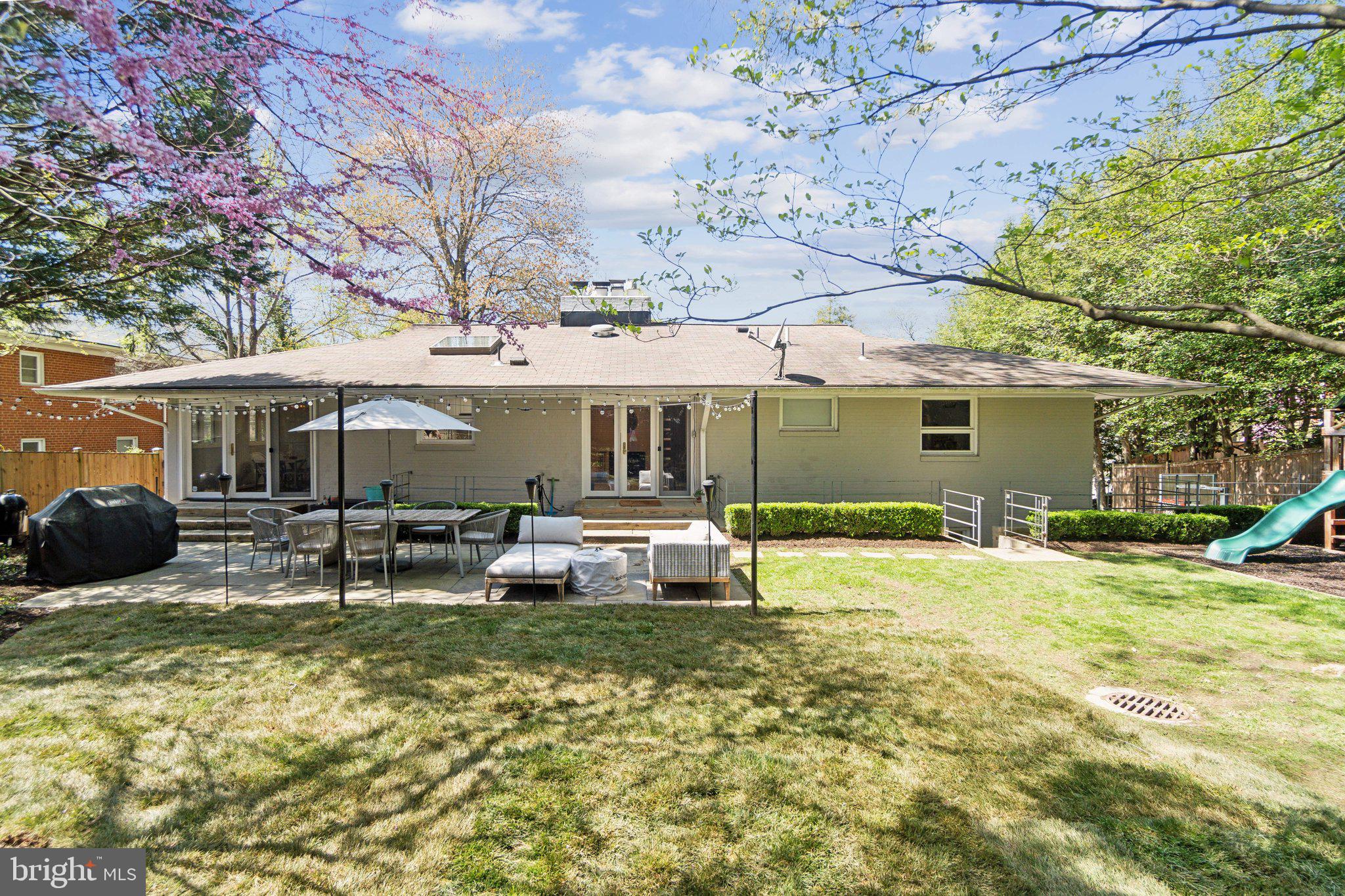 GOLF CLUB MANOR - Residential