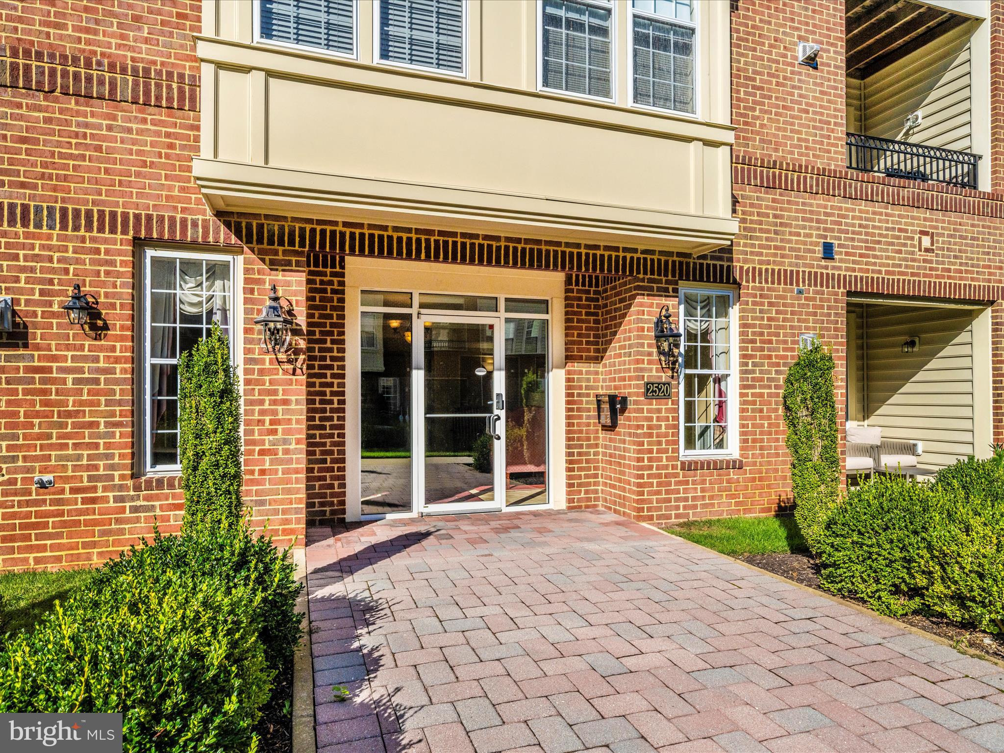 2520 KENSINGTON GARDENS 401