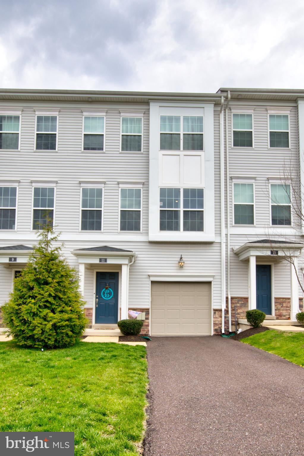 WHISPERING WOODS - Residential