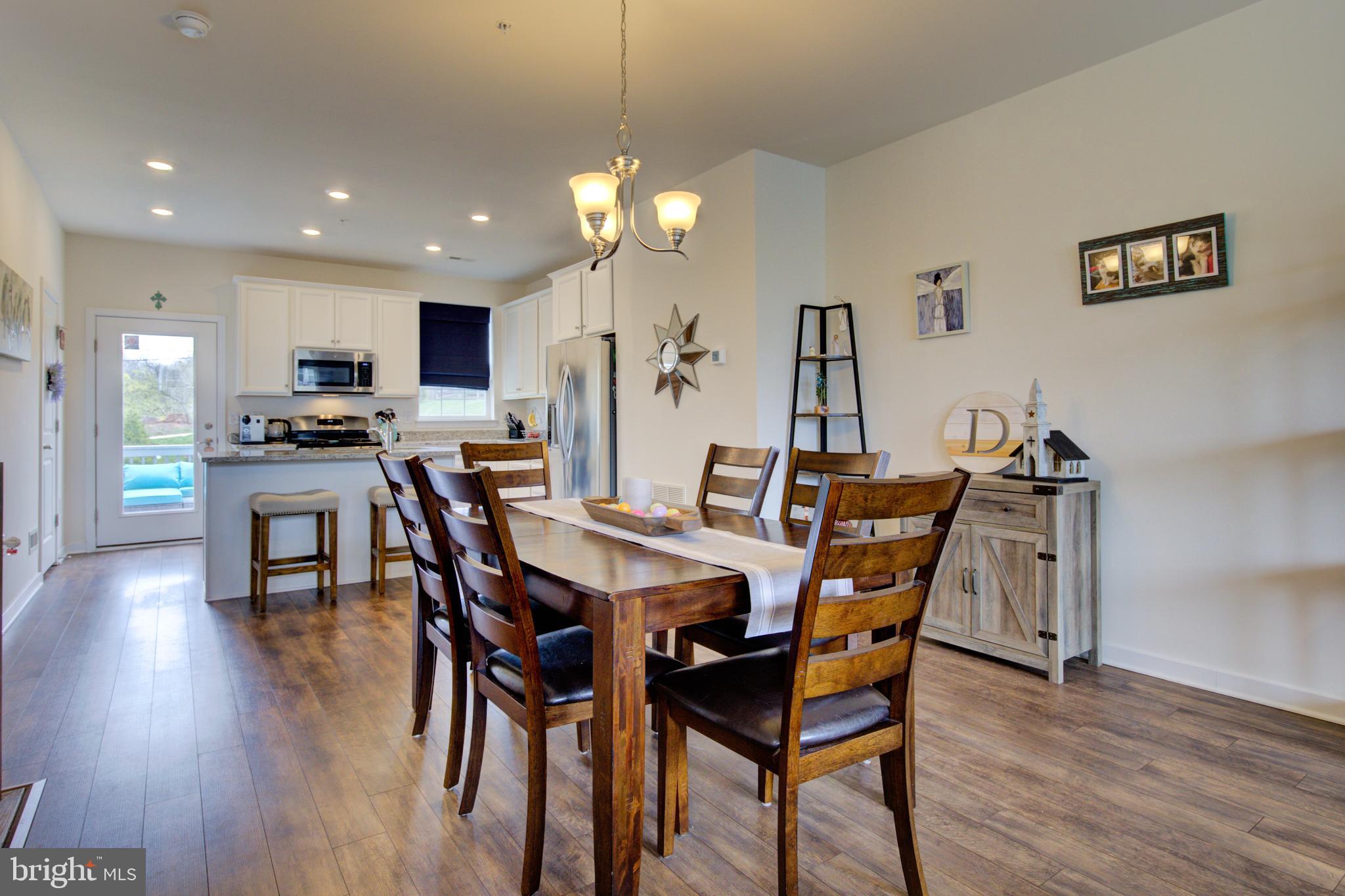 WHISPERING WOODS - Residential