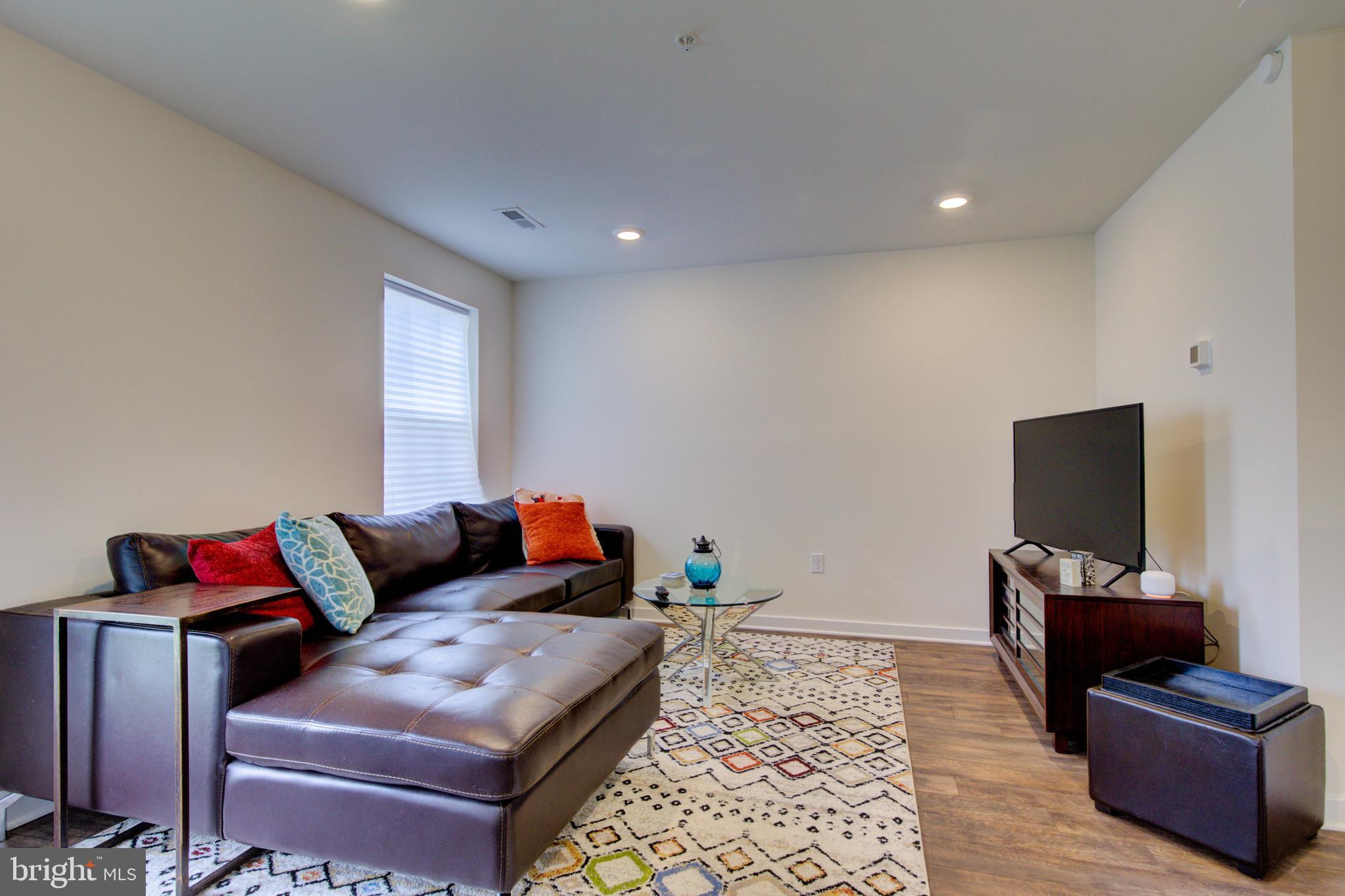 WHISPERING WOODS - Residential