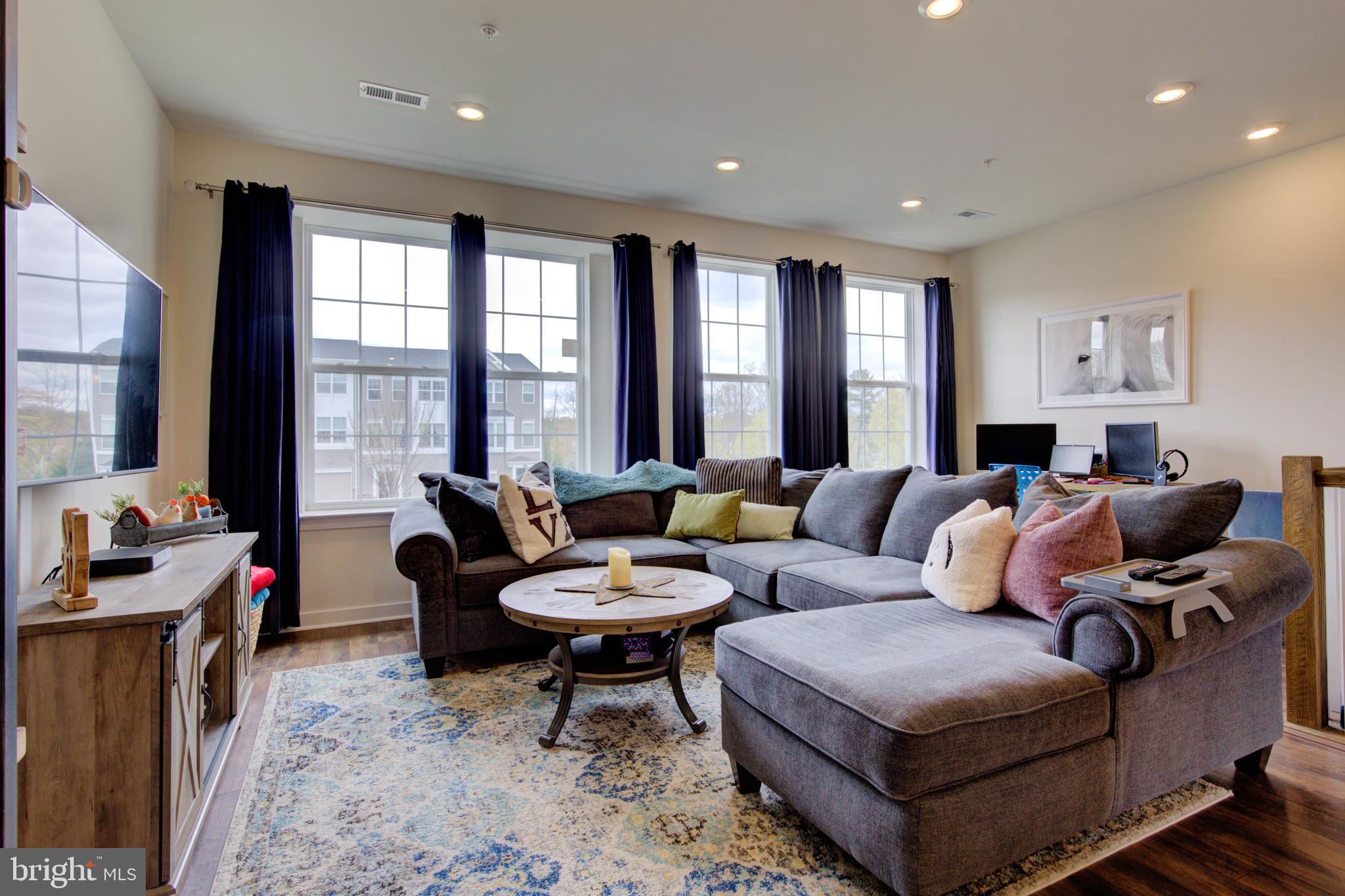 WHISPERING WOODS - Residential