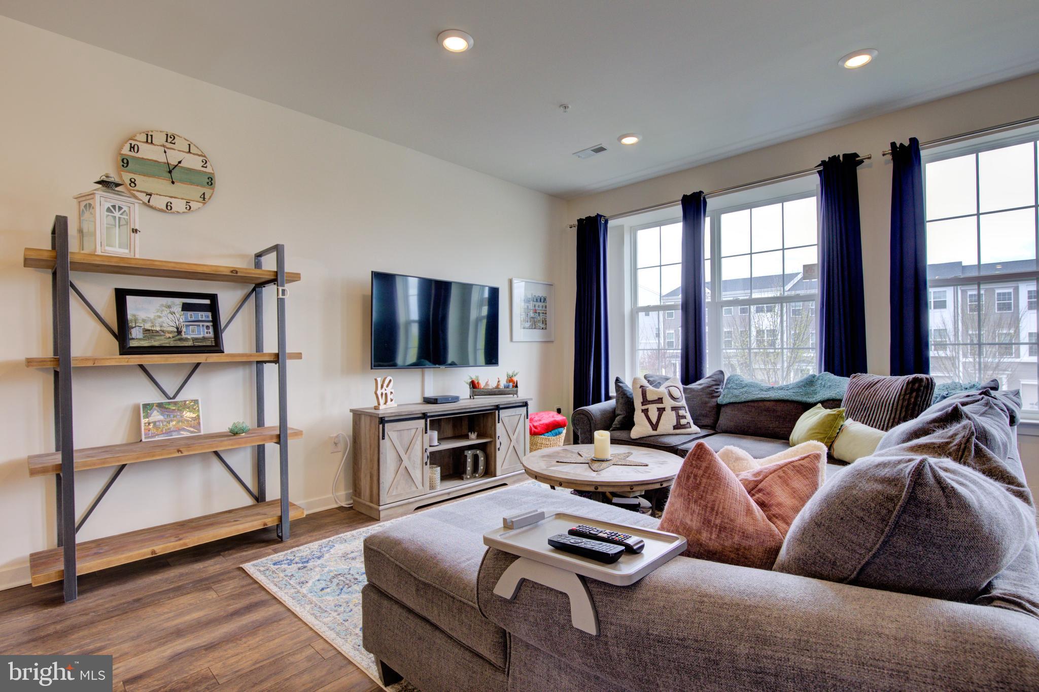 WHISPERING WOODS - Residential