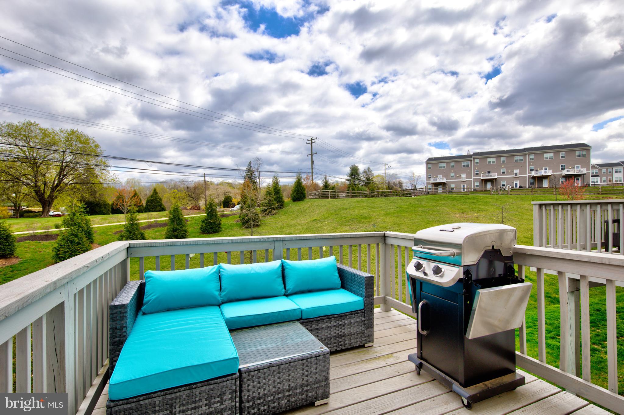 WHISPERING WOODS - Residential