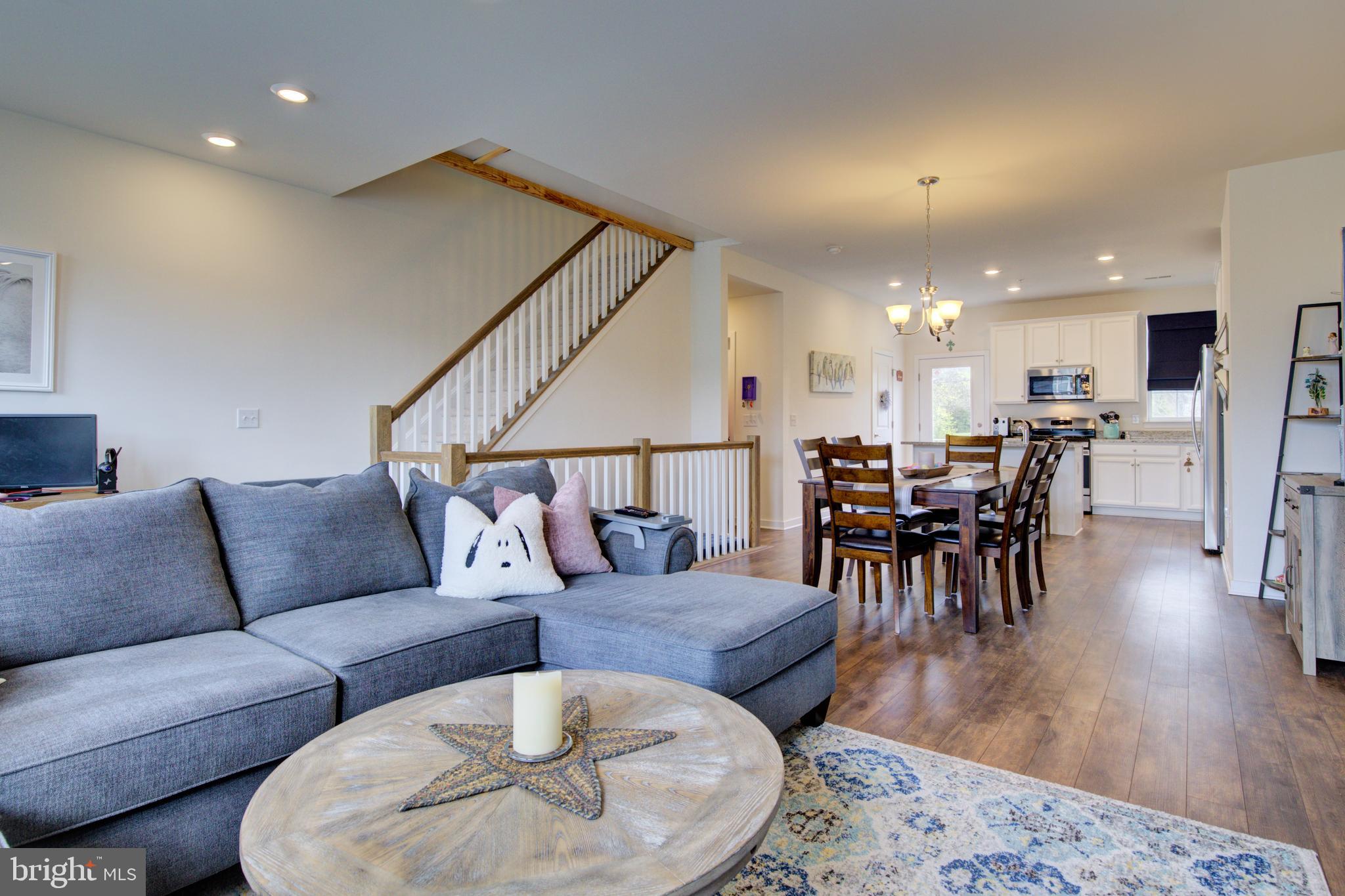 WHISPERING WOODS - Residential