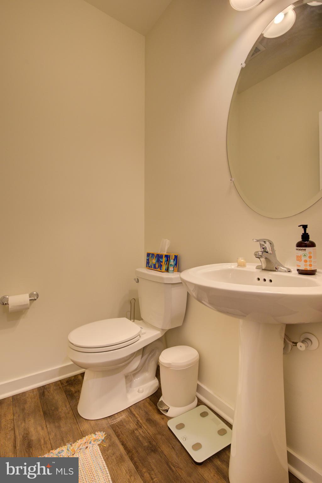 WHISPERING WOODS - Residential