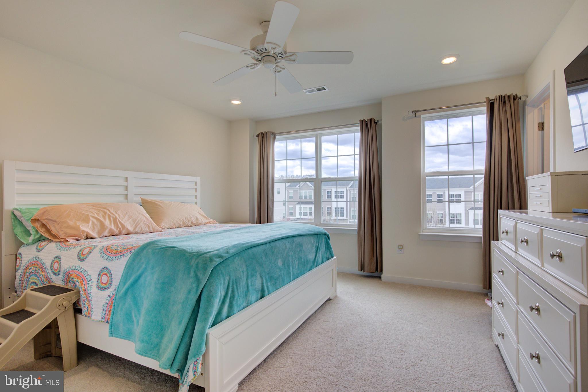 WHISPERING WOODS - Residential