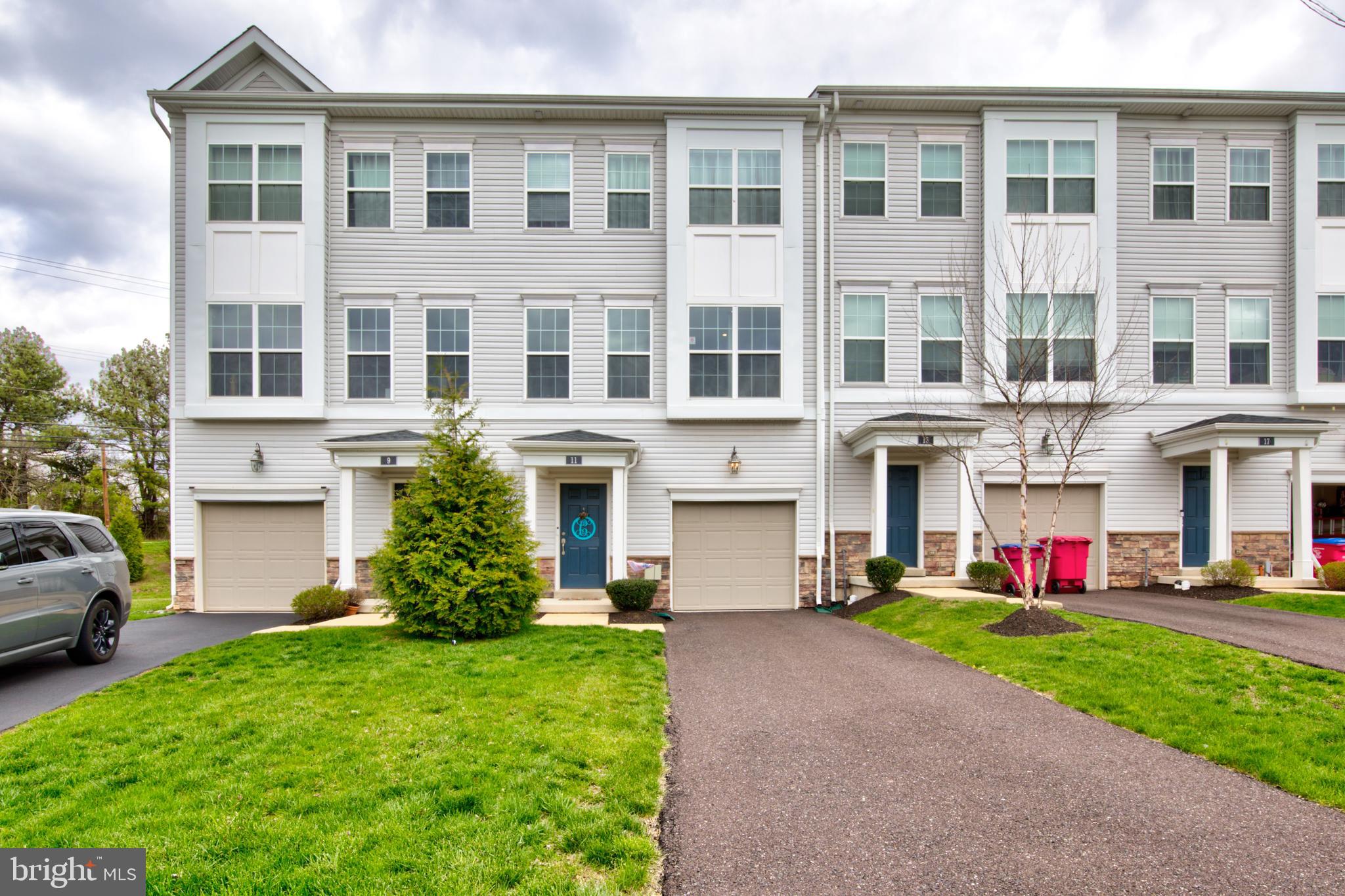 WHISPERING WOODS - Residential