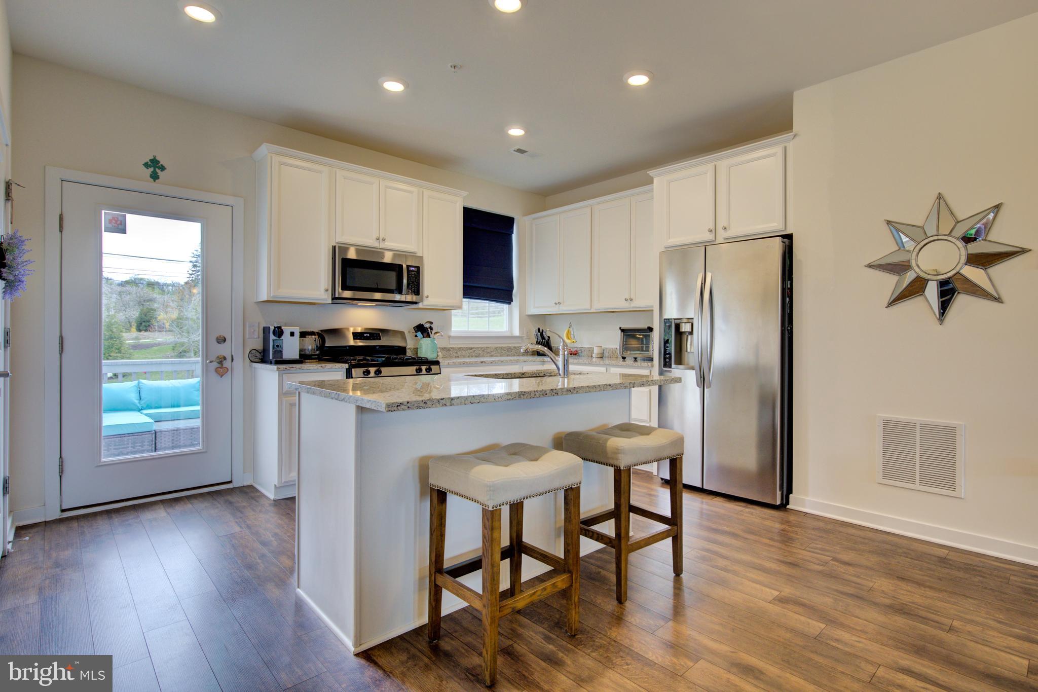 WHISPERING WOODS - Residential