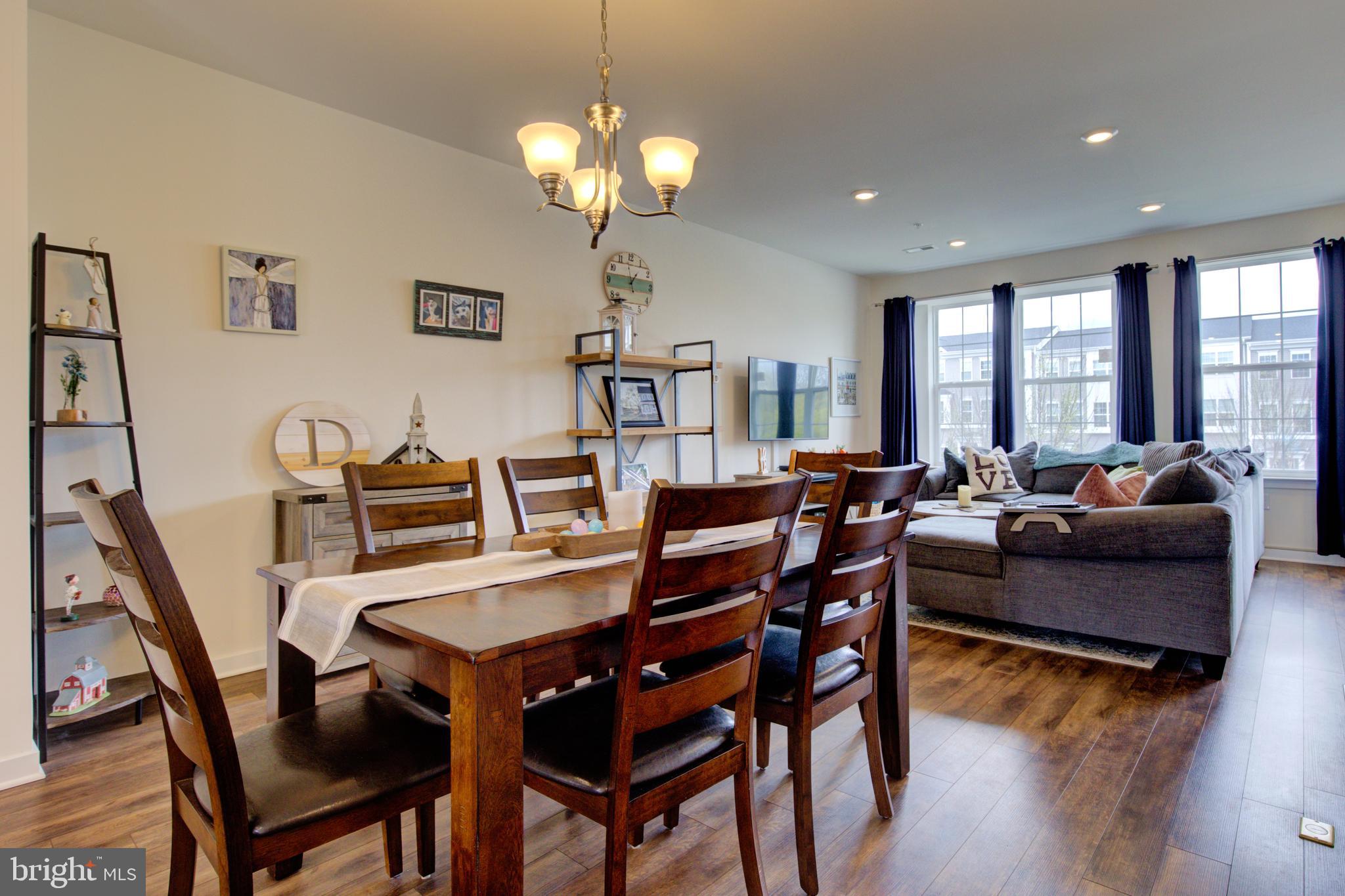 WHISPERING WOODS - Residential