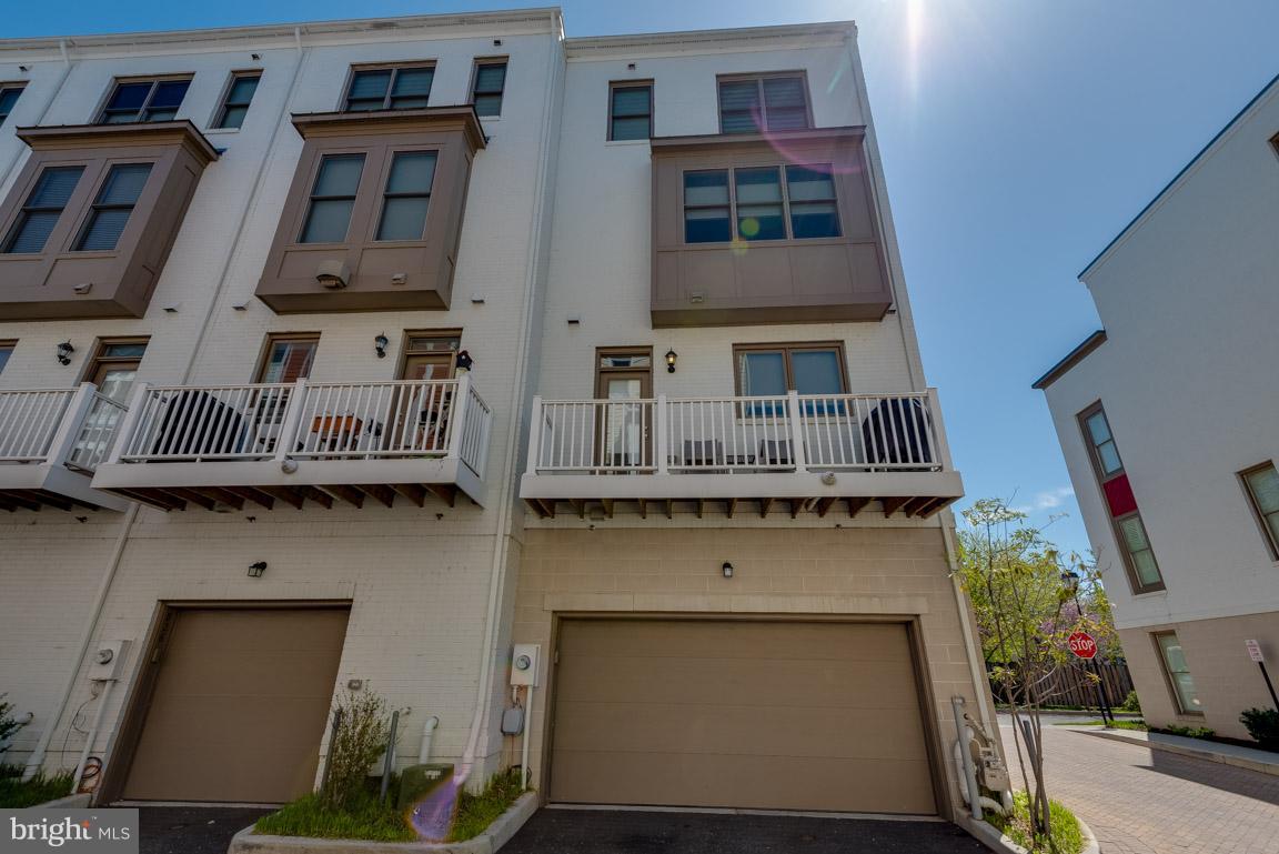 OLD TOWN COMMONS - Residential