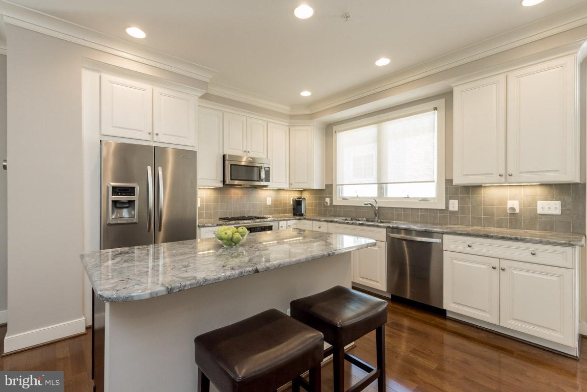 OLD TOWN COMMONS - Residential