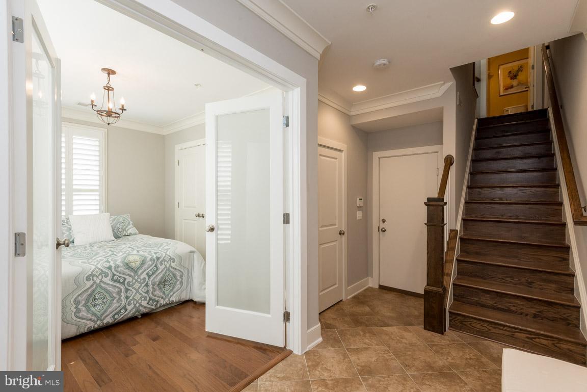 OLD TOWN COMMONS - Residential