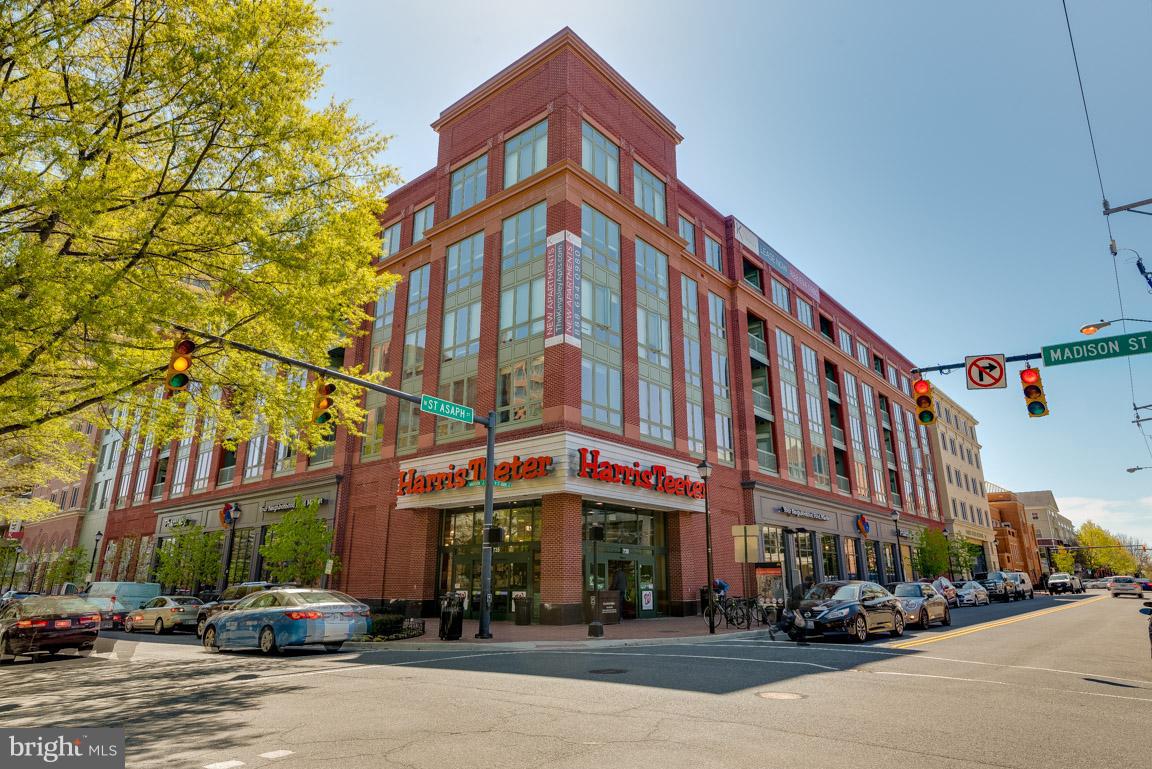 OLD TOWN COMMONS - Residential