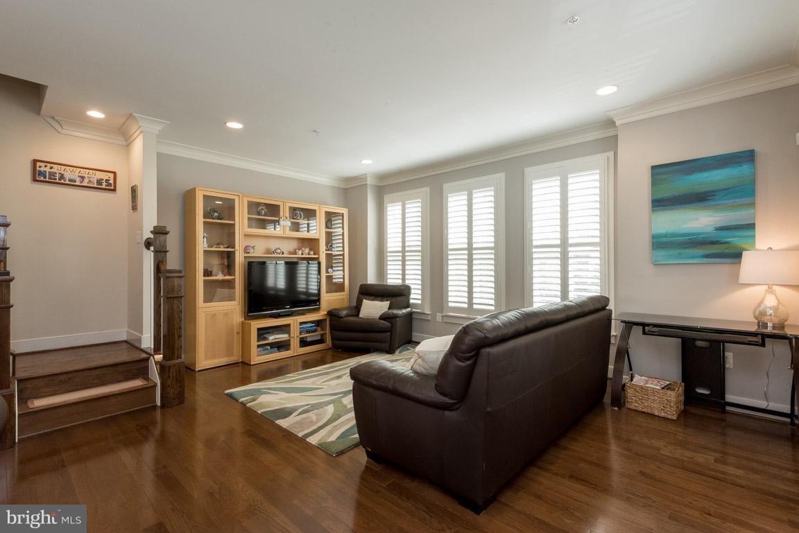 OLD TOWN COMMONS - Residential