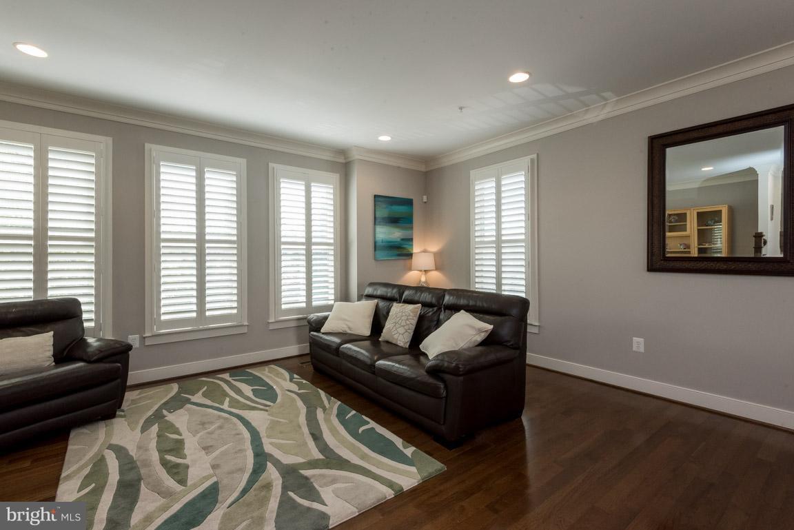 OLD TOWN COMMONS - Residential