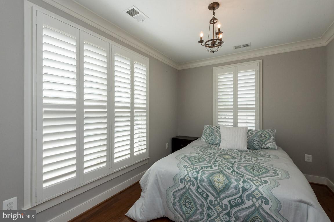 OLD TOWN COMMONS - Residential