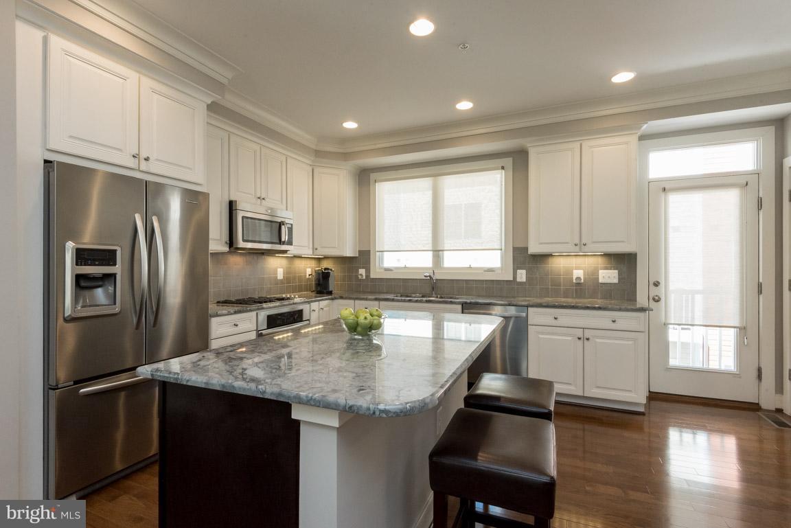 OLD TOWN COMMONS - Residential