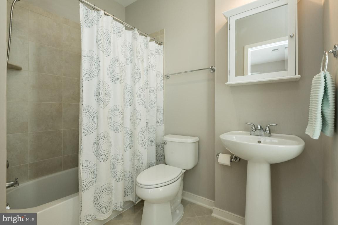 OLD TOWN COMMONS - Residential