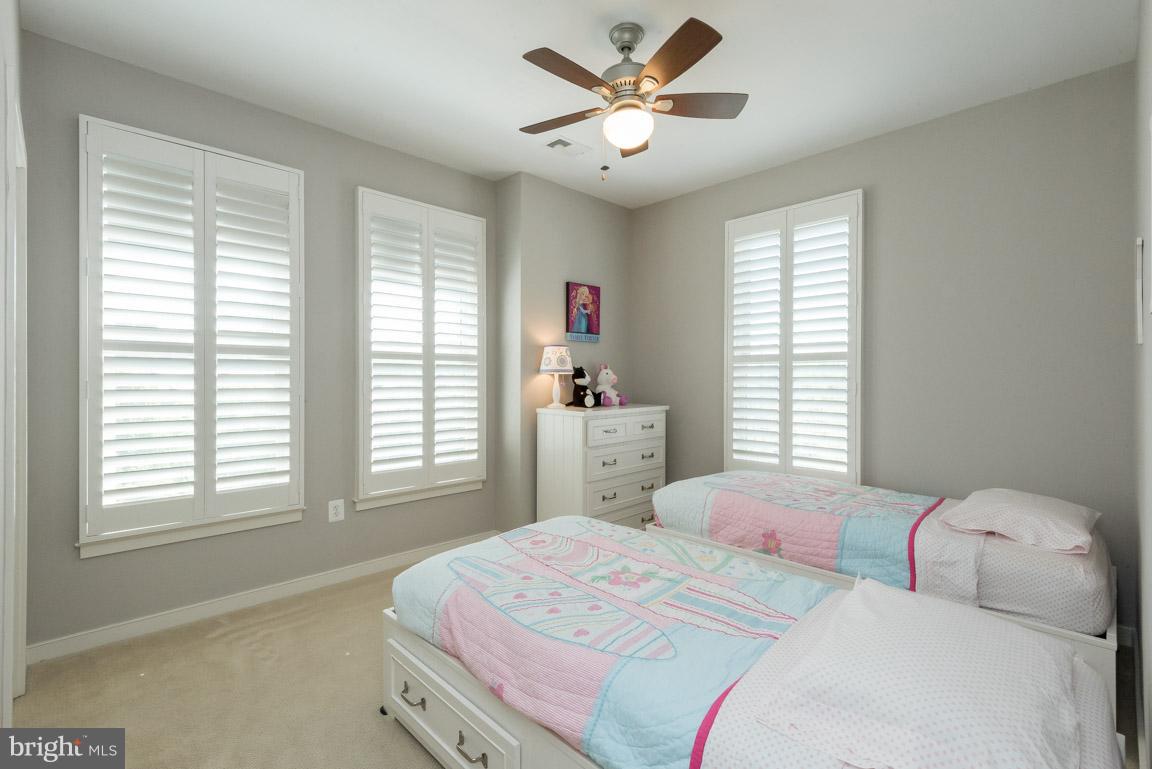 OLD TOWN COMMONS - Residential