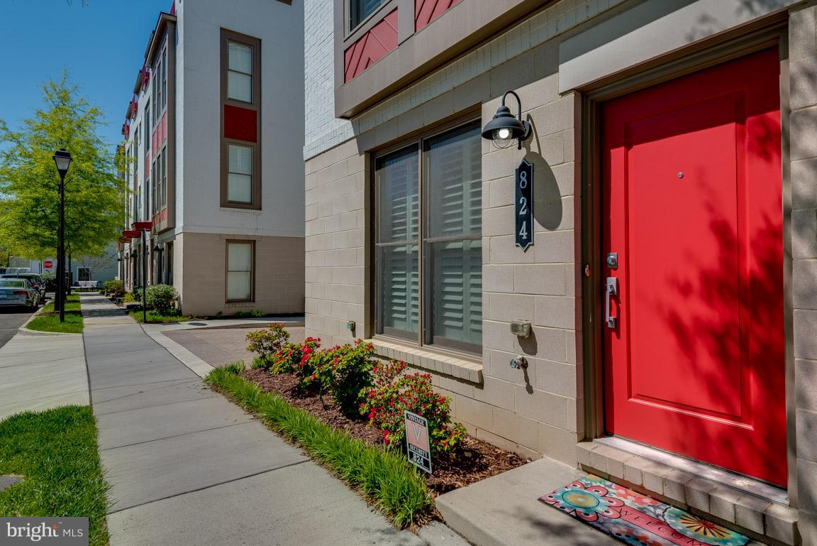 OLD TOWN COMMONS - Residential