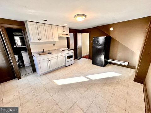 Condo For Rent - 246 W Harvey Street #3F<br/> PHILADELPHIA, PA 19144