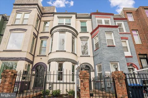 817 4TH STREET NE WASHINGTON DC 20002